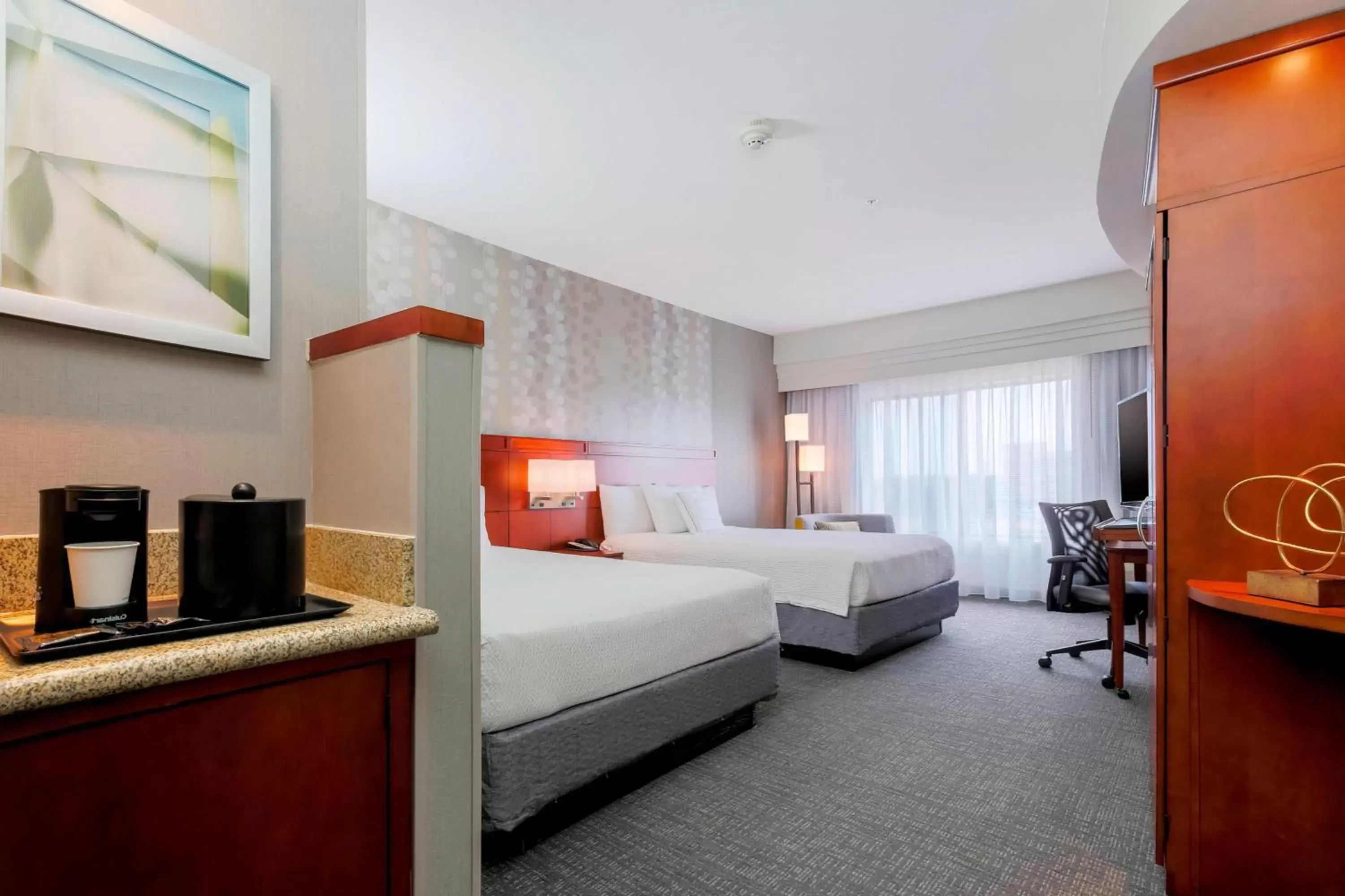 Photo of the whole room, Bed in Courtyard by Marriott Dallas Arlington South