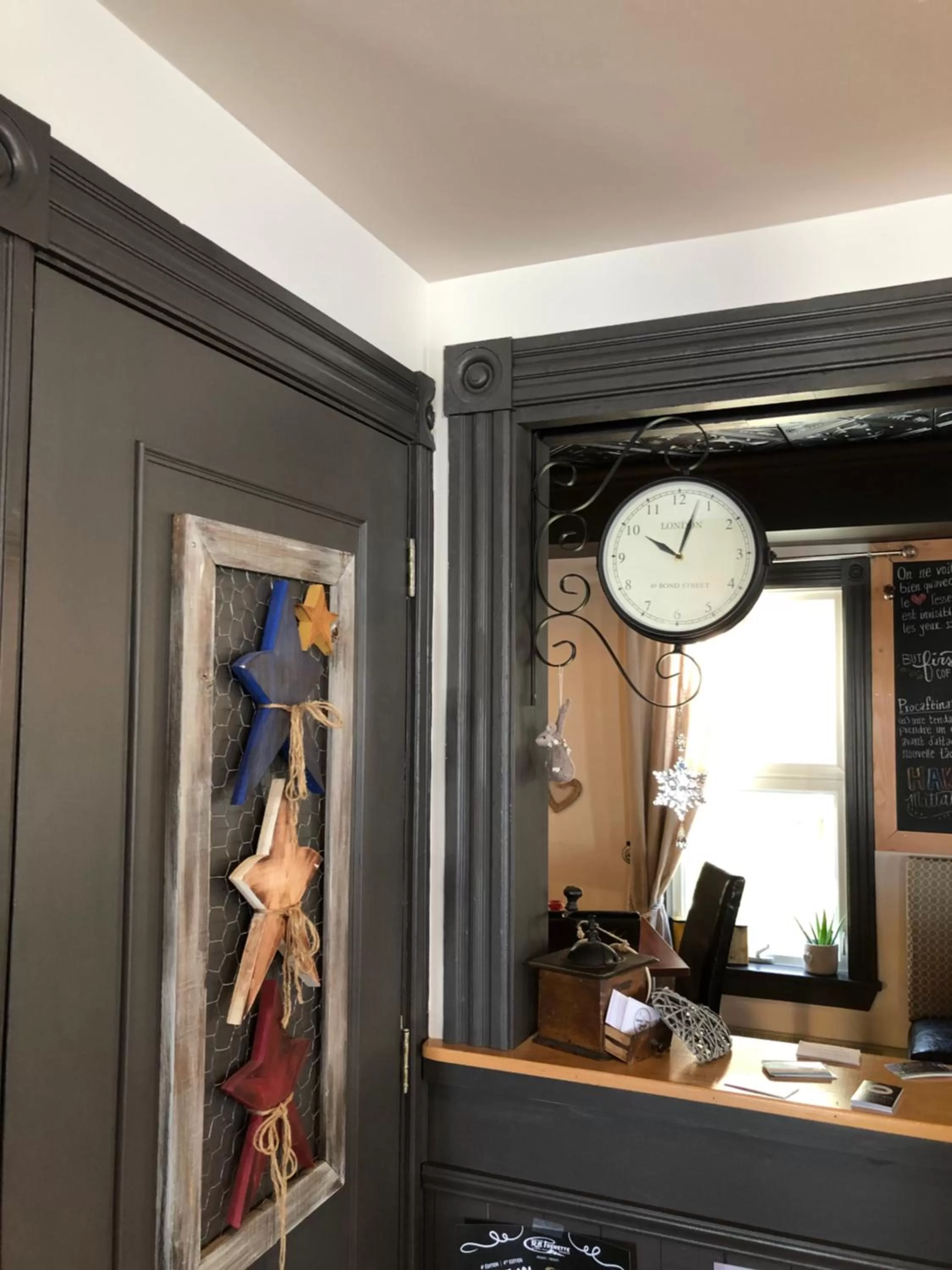 Restaurant/places to eat in Auberge d'Anjou-Cocooning Café