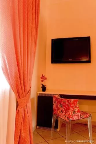 View (from property/room), TV/Entertainment Center in Residenza Glave