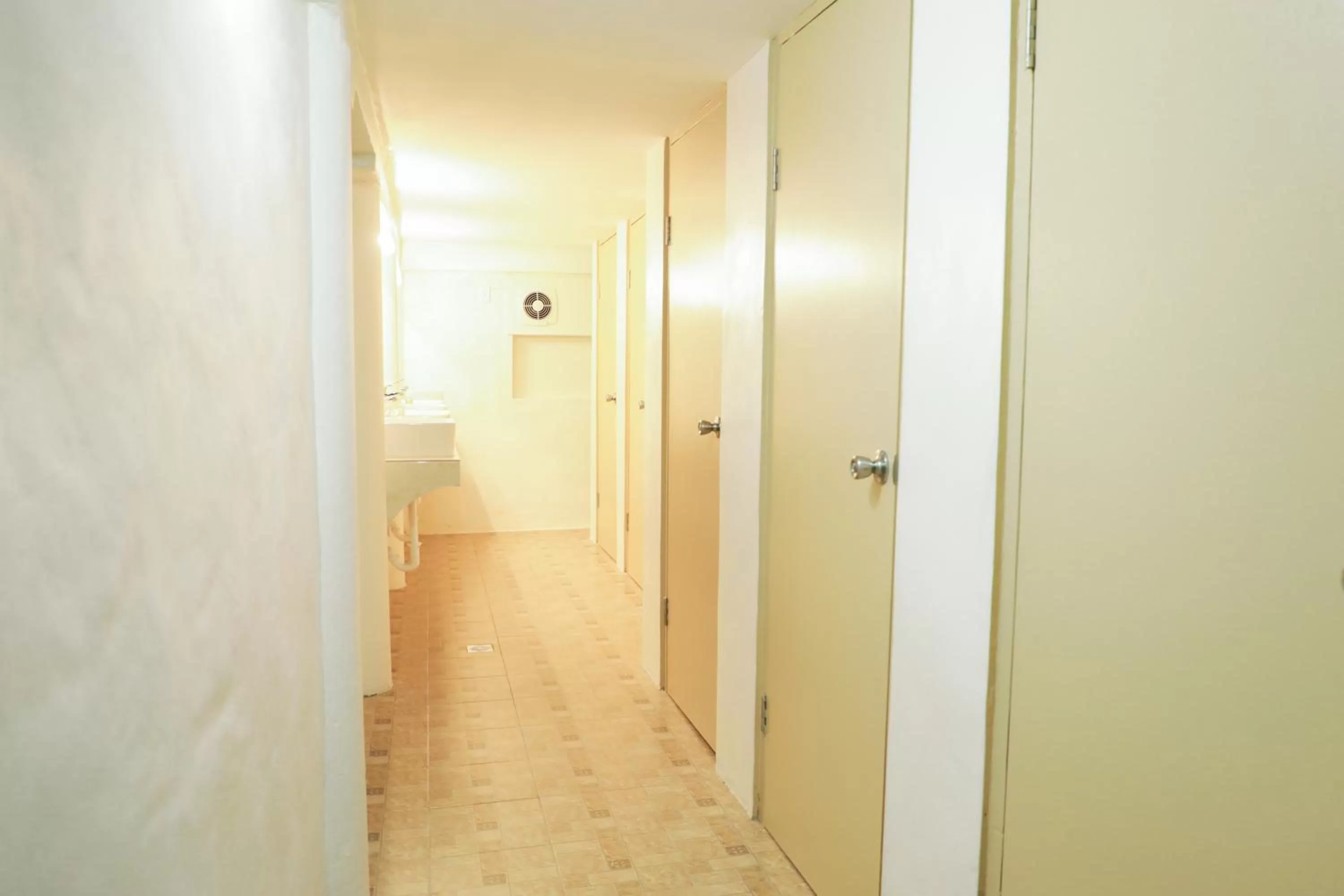 Bathroom in Yogi Dives B&B