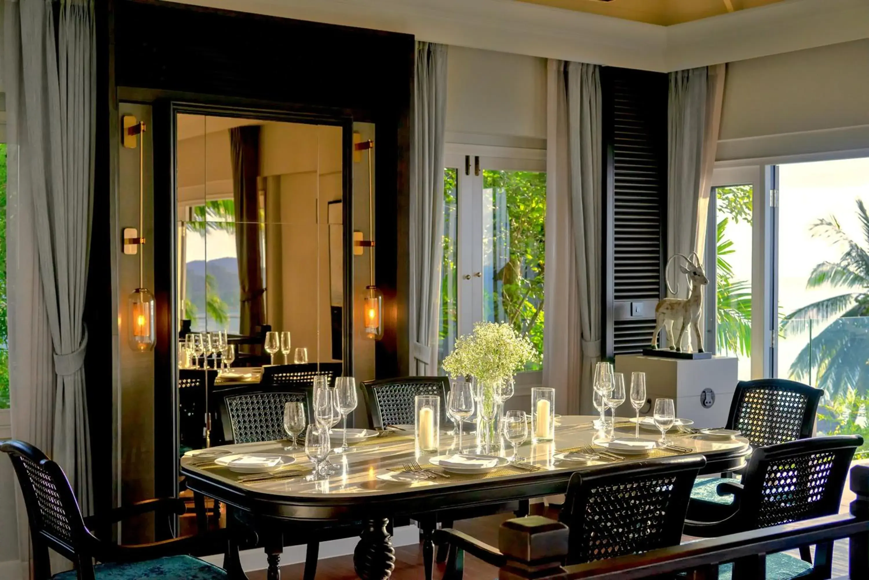 Photo of the whole room, Restaurant/Places to Eat in InterContinental Koh Samui Resort, an IHG Hotel Photo of the whole room, Restaurant/Places to Eat in InterContinental Koh Samui Resort, an IHG Hotel