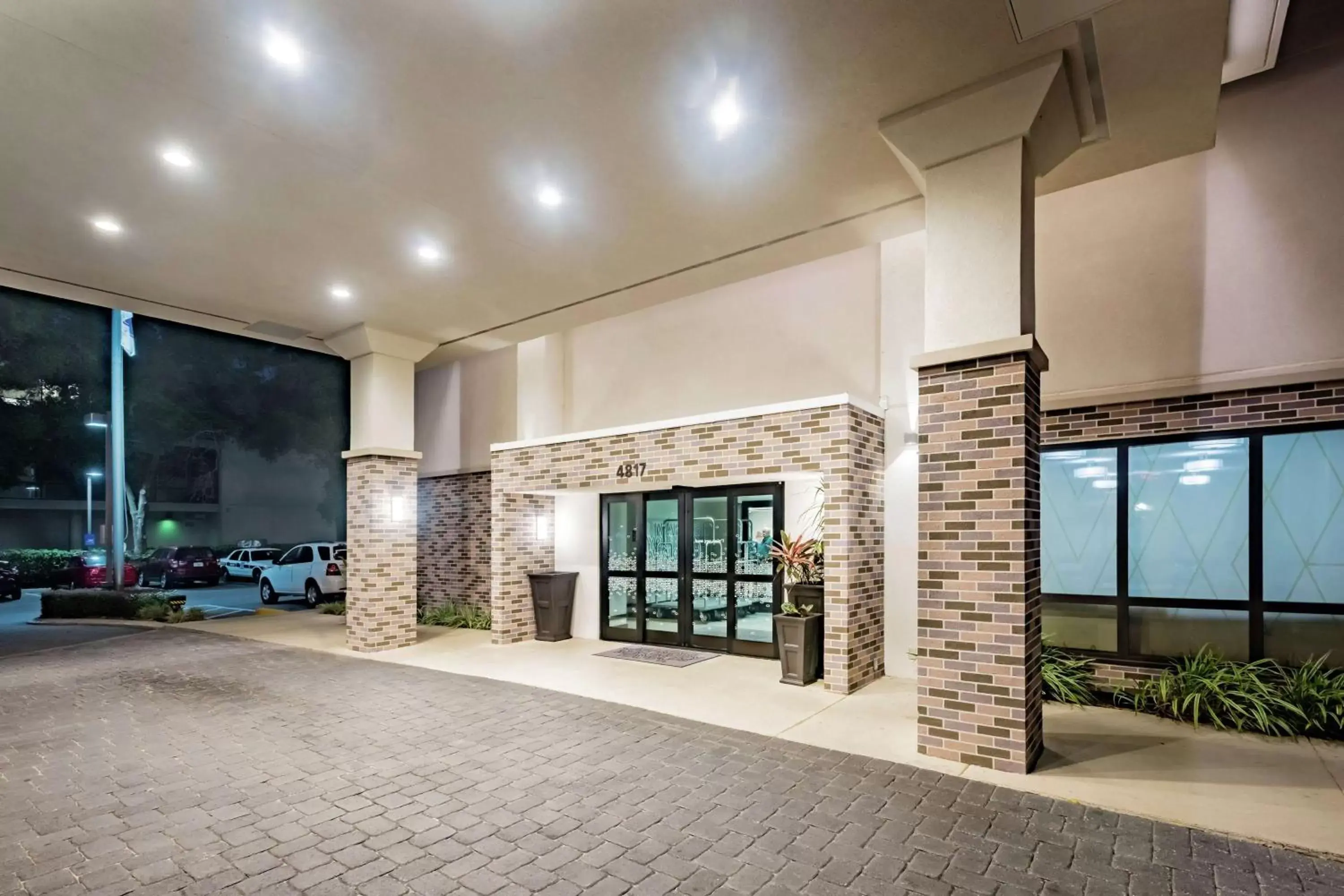 Property building in Hampton Inn Tampa International Airport/Westshore