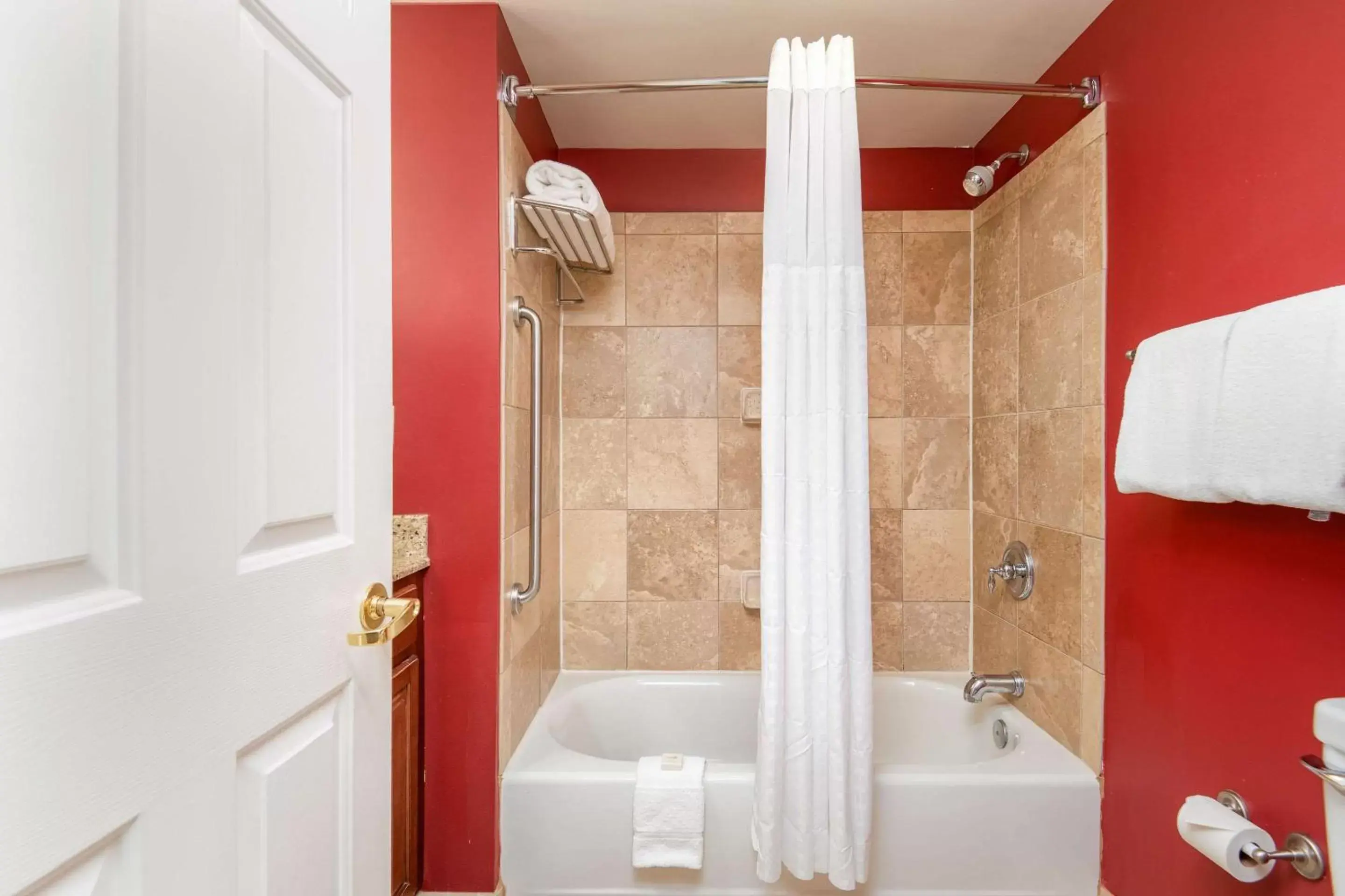 Bathroom in Clarion Collection Hotel Arlington Court Suites