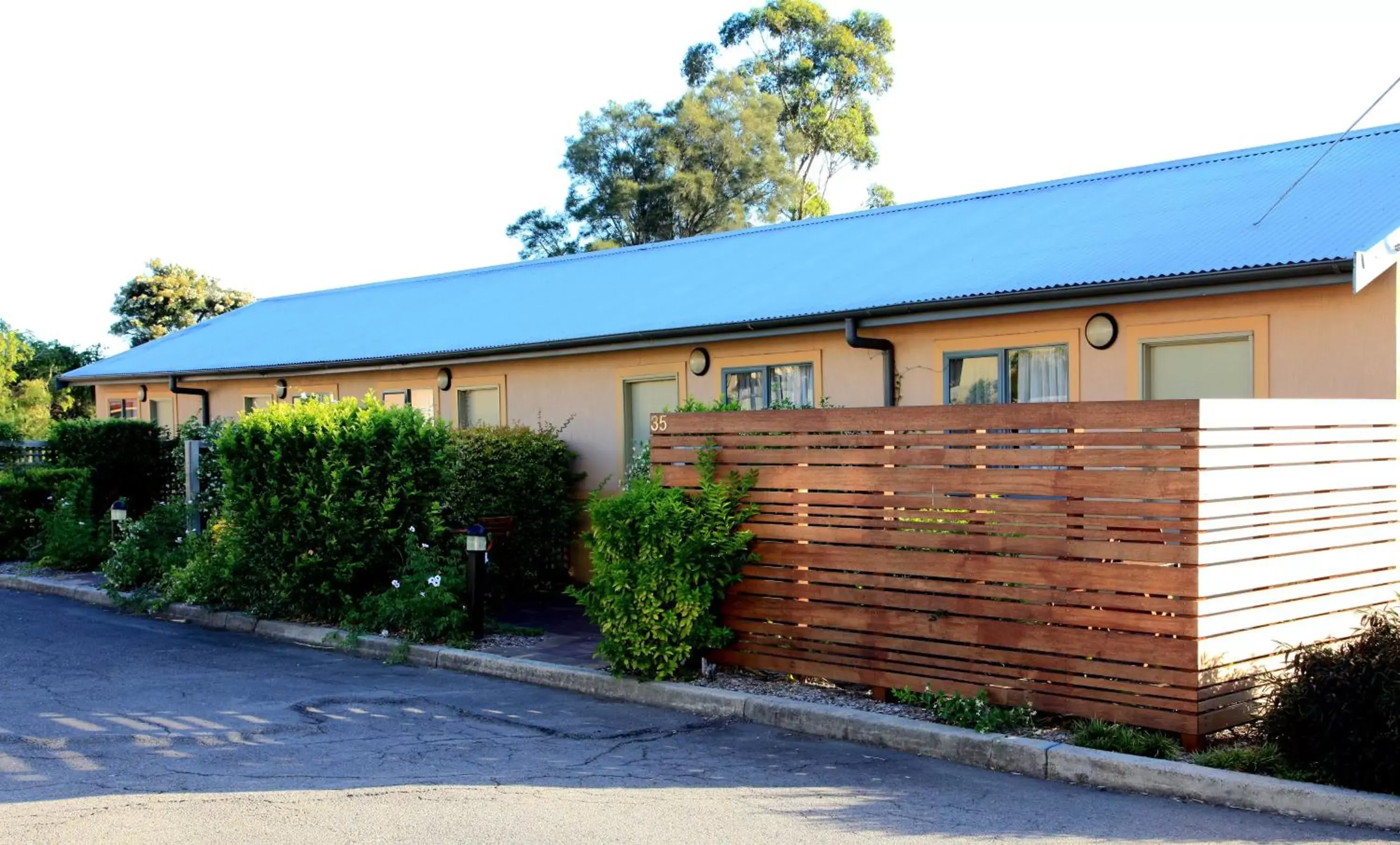 Property Building in Travellers Motor Village