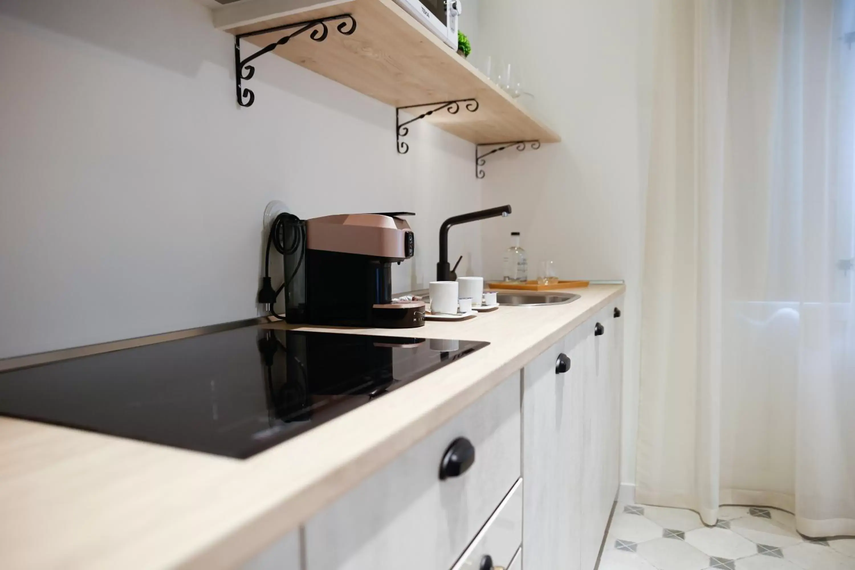 Coffee/tea facilities, Kitchen/Kitchenette in Casa Alberola Apartments