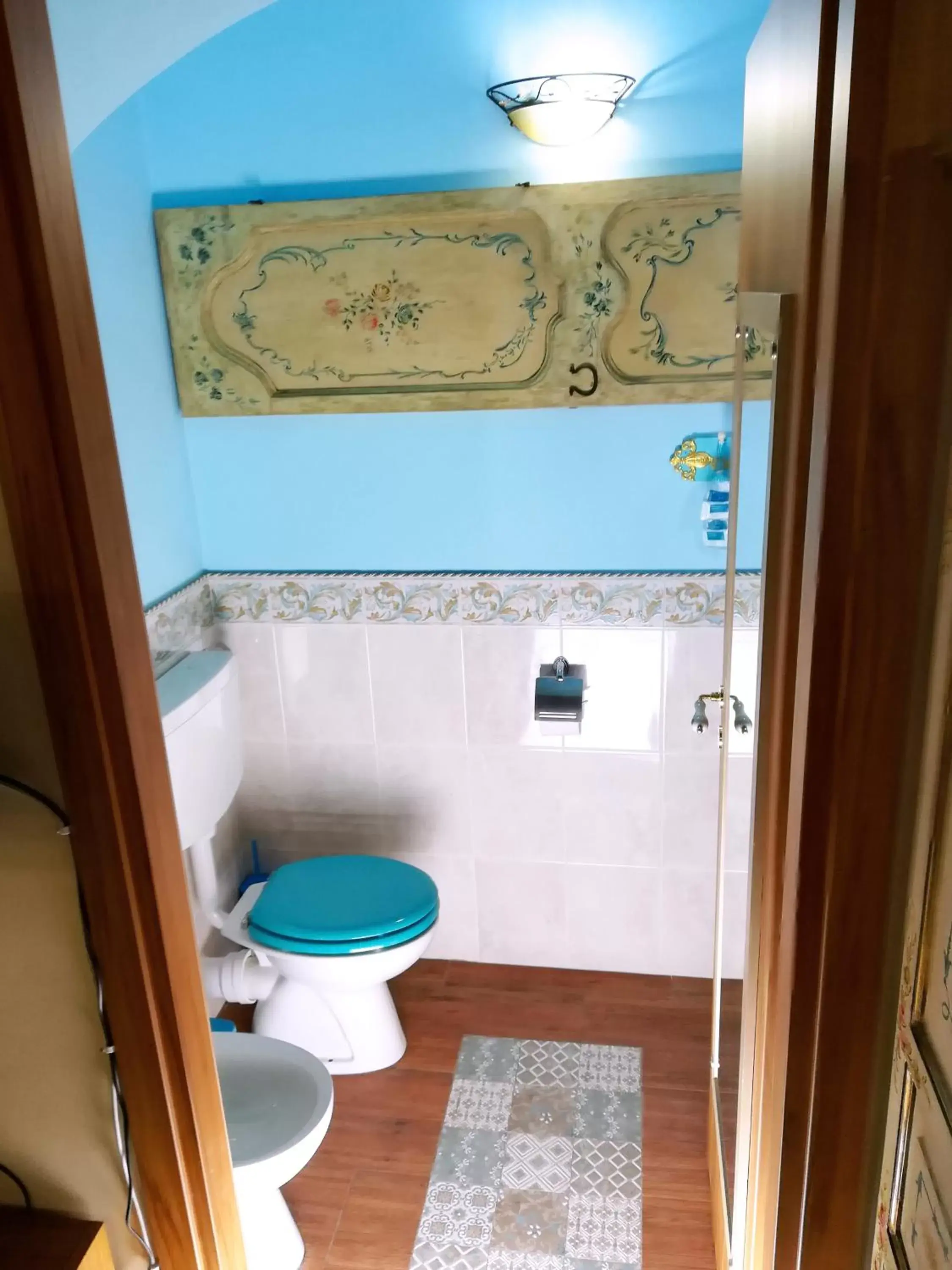 Toilet, Bathroom in Vittorio Emanuele Rooms di Prinzi