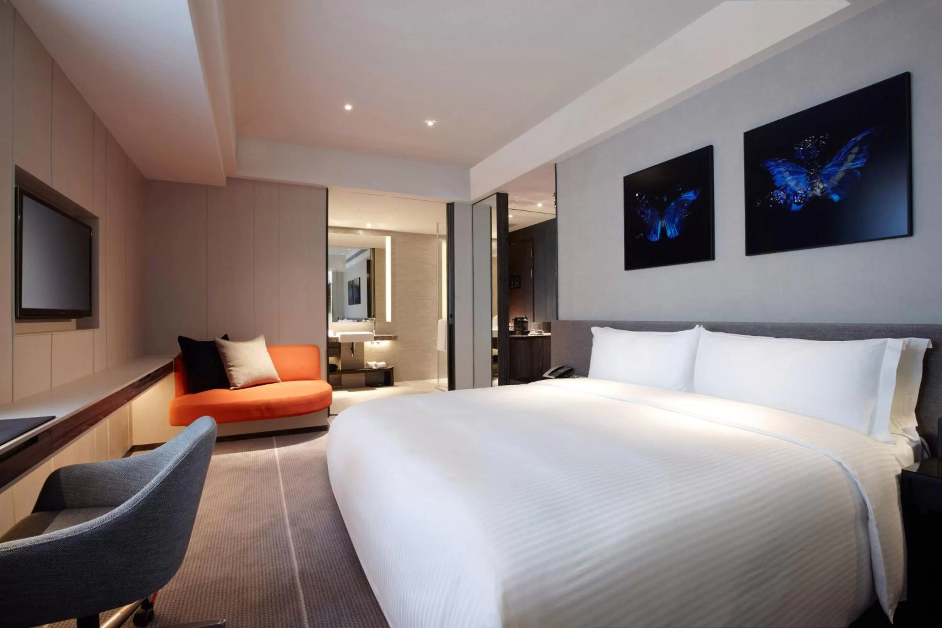 Photo of the whole room, Bed in Humble House Taipei, Curio Collection by Hilton