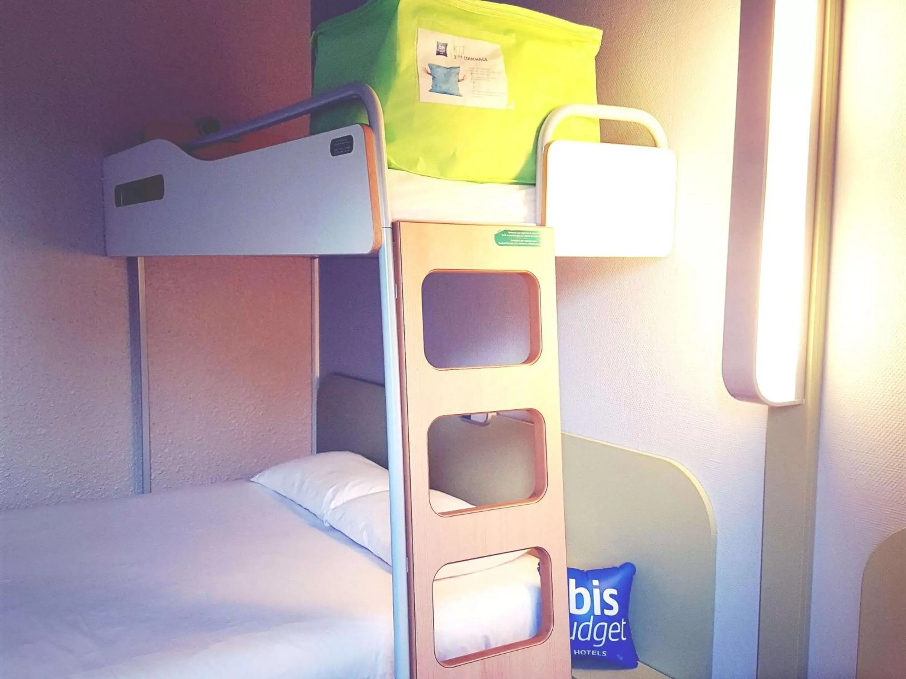 Photo of the whole room, Bunk Bed in ibis Budget Arles Palais Des Congres