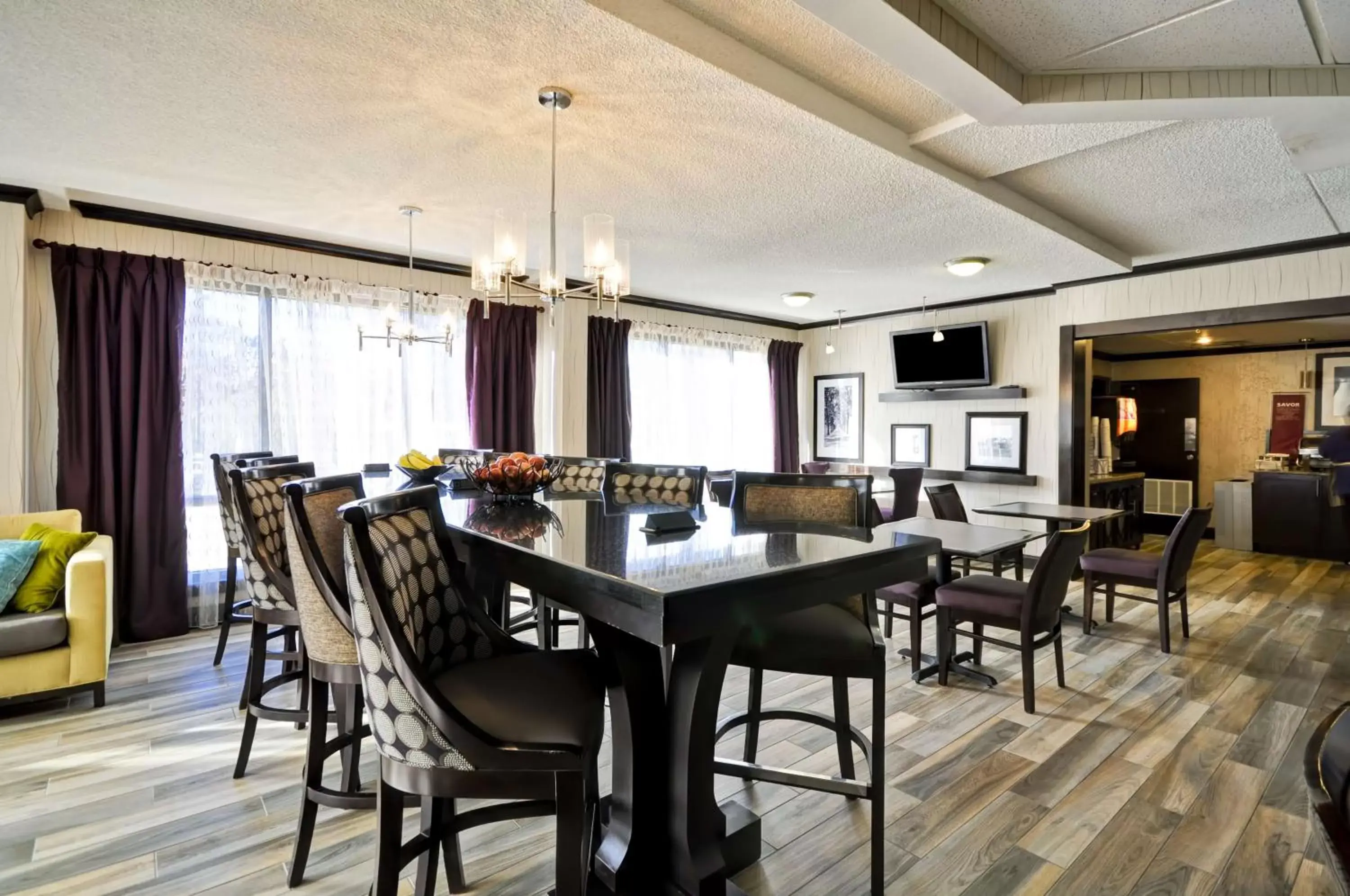 Lobby or reception in Hampton Inn Kansas City - Airport