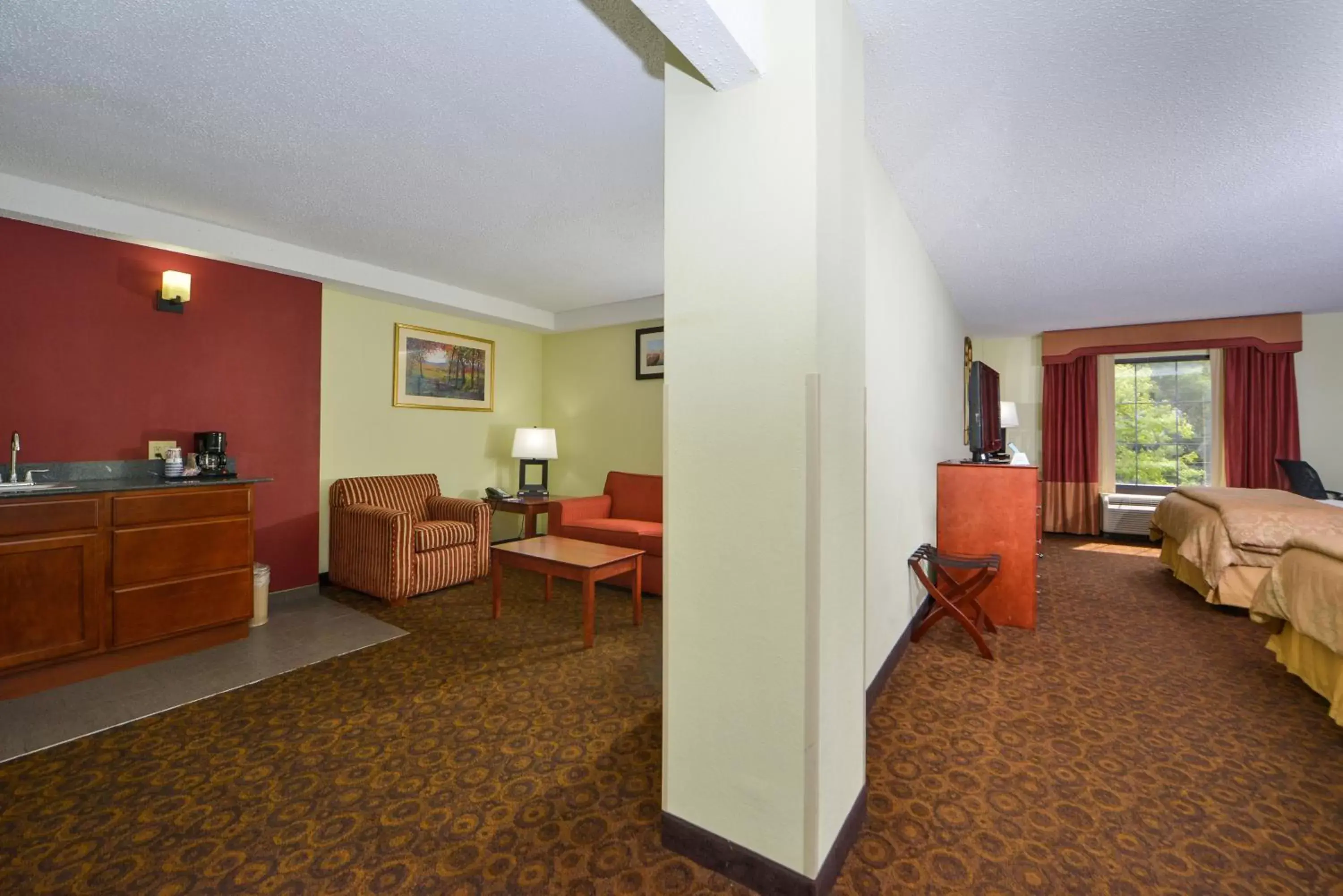 Photo of the whole room, Seating Area in Holiday Inn Express Towson- Baltimore North, an IHG Hotel