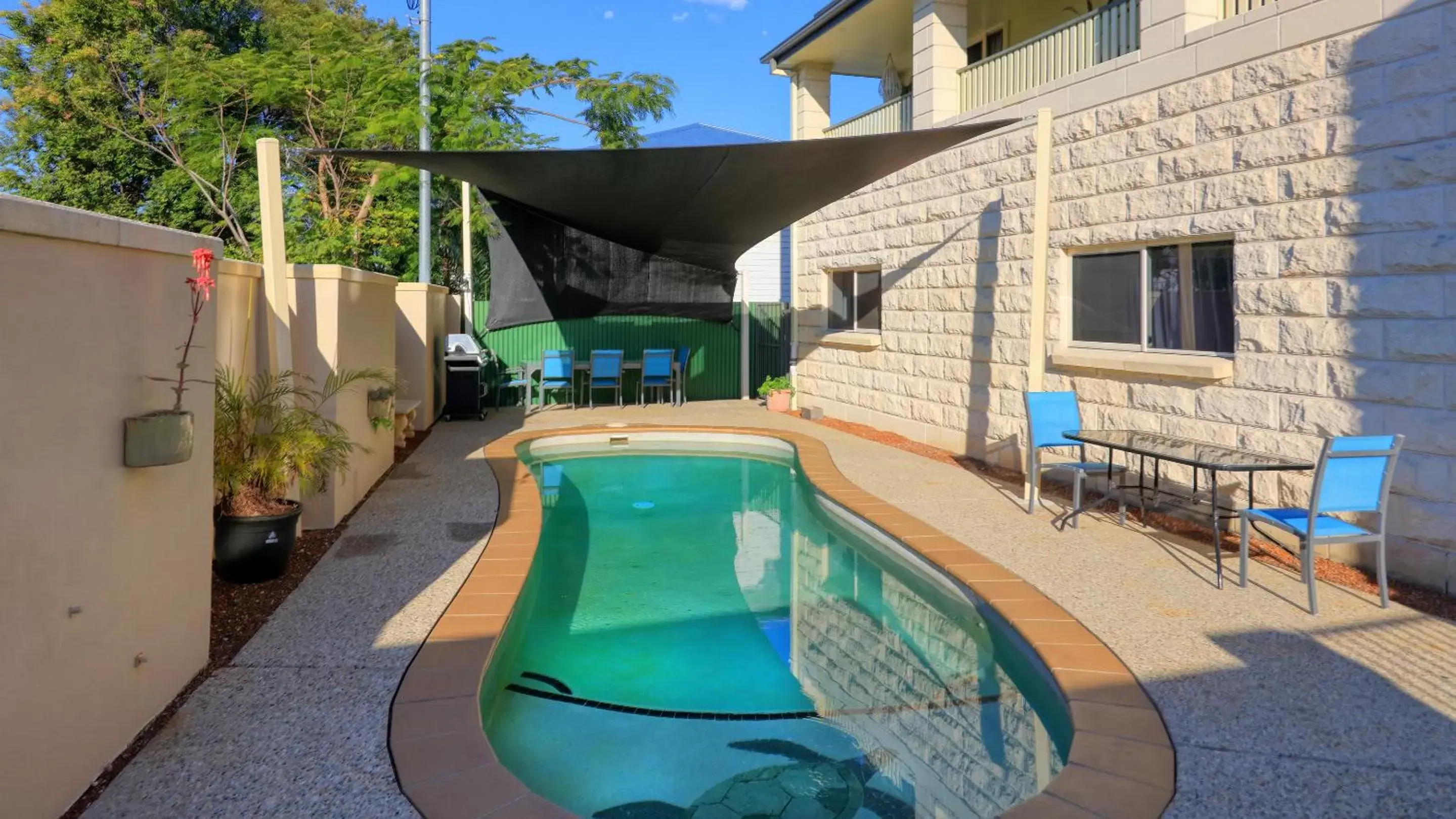 Swimming Pool in Best Western Caboolture Gateway Motel