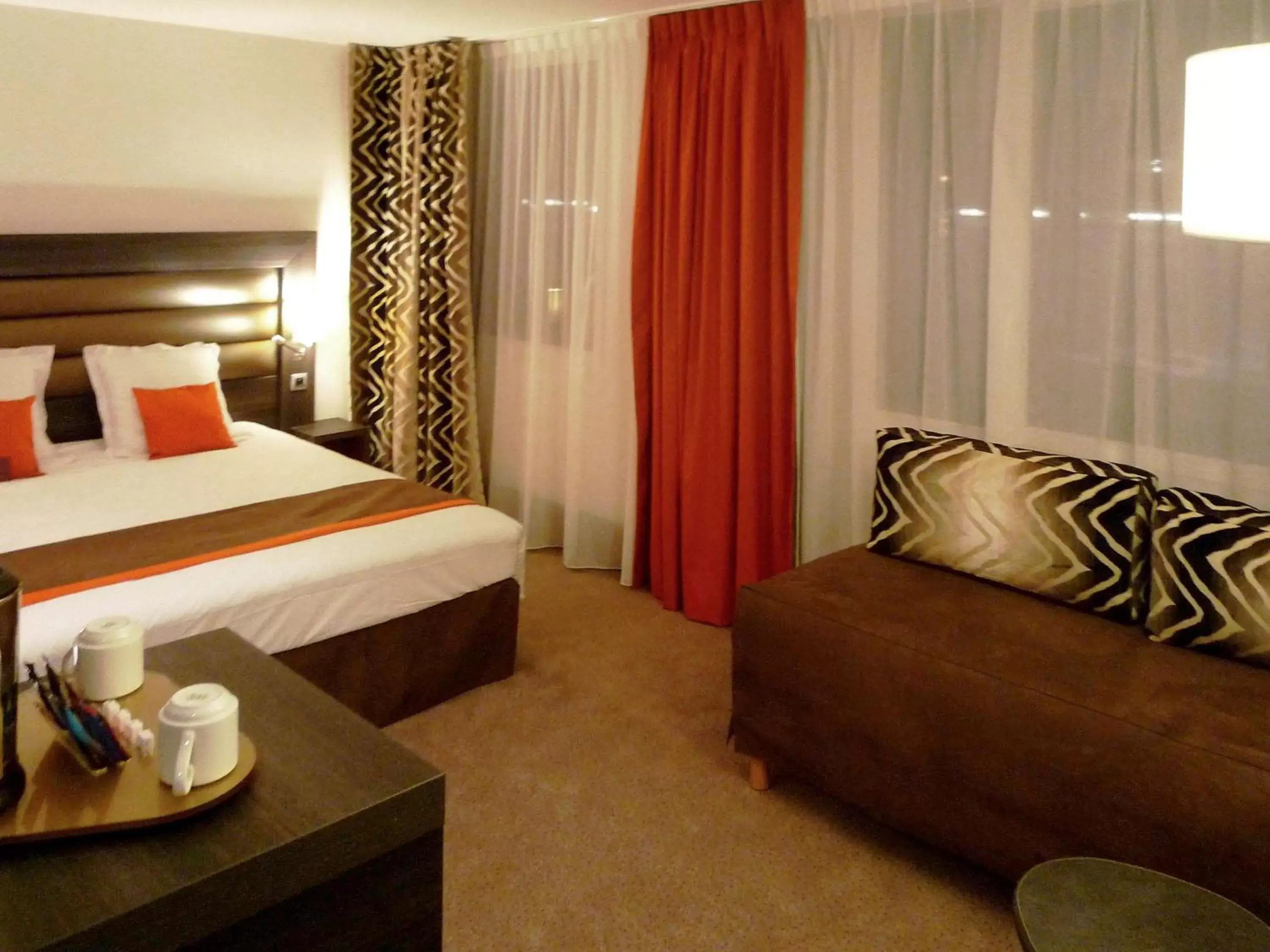 Photo of the whole room, Bed in Mercure Lyon Centre - Gare Part Dieu