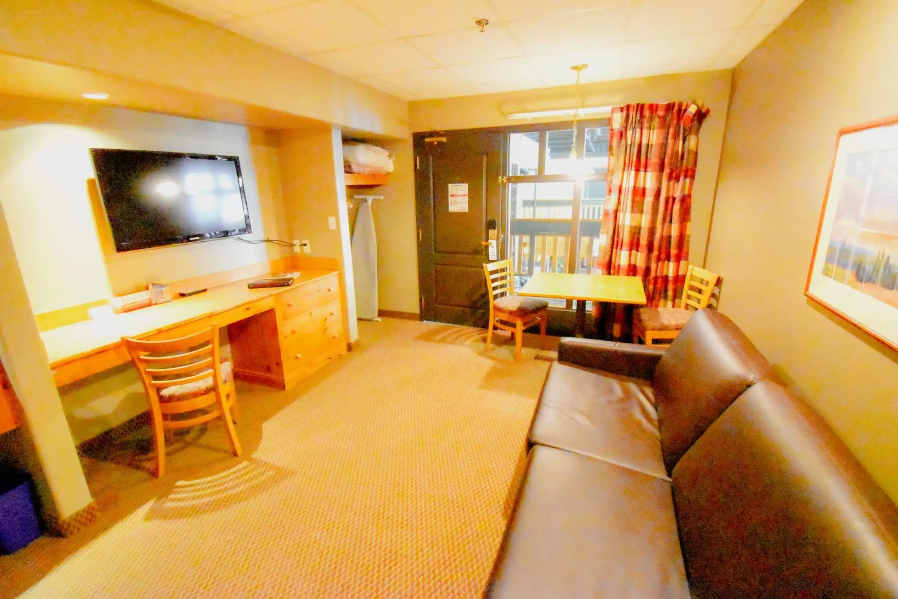 Living room in Canad Inns Destination Centre Portage la Prairie