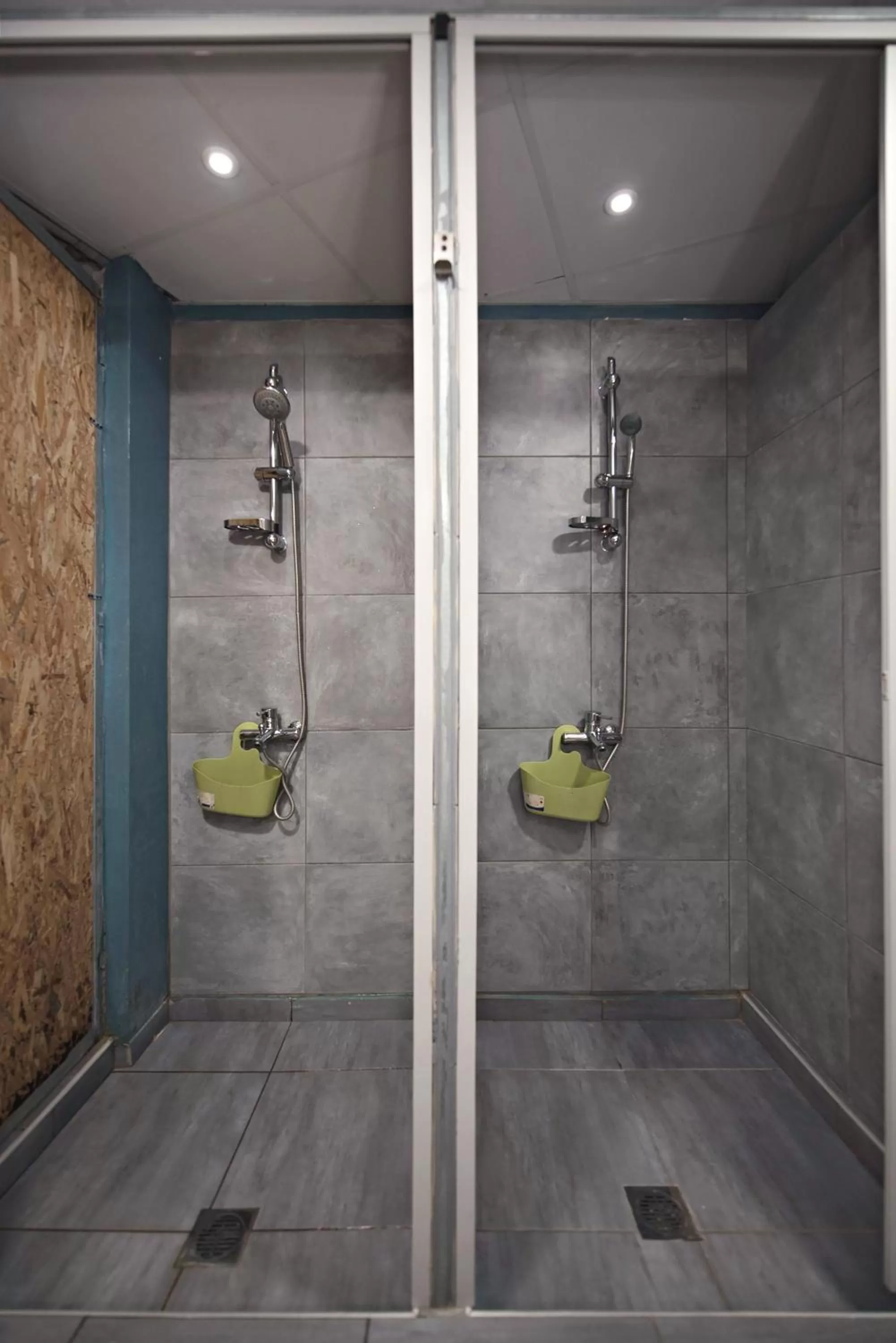 Shower in Bedbox Hostel