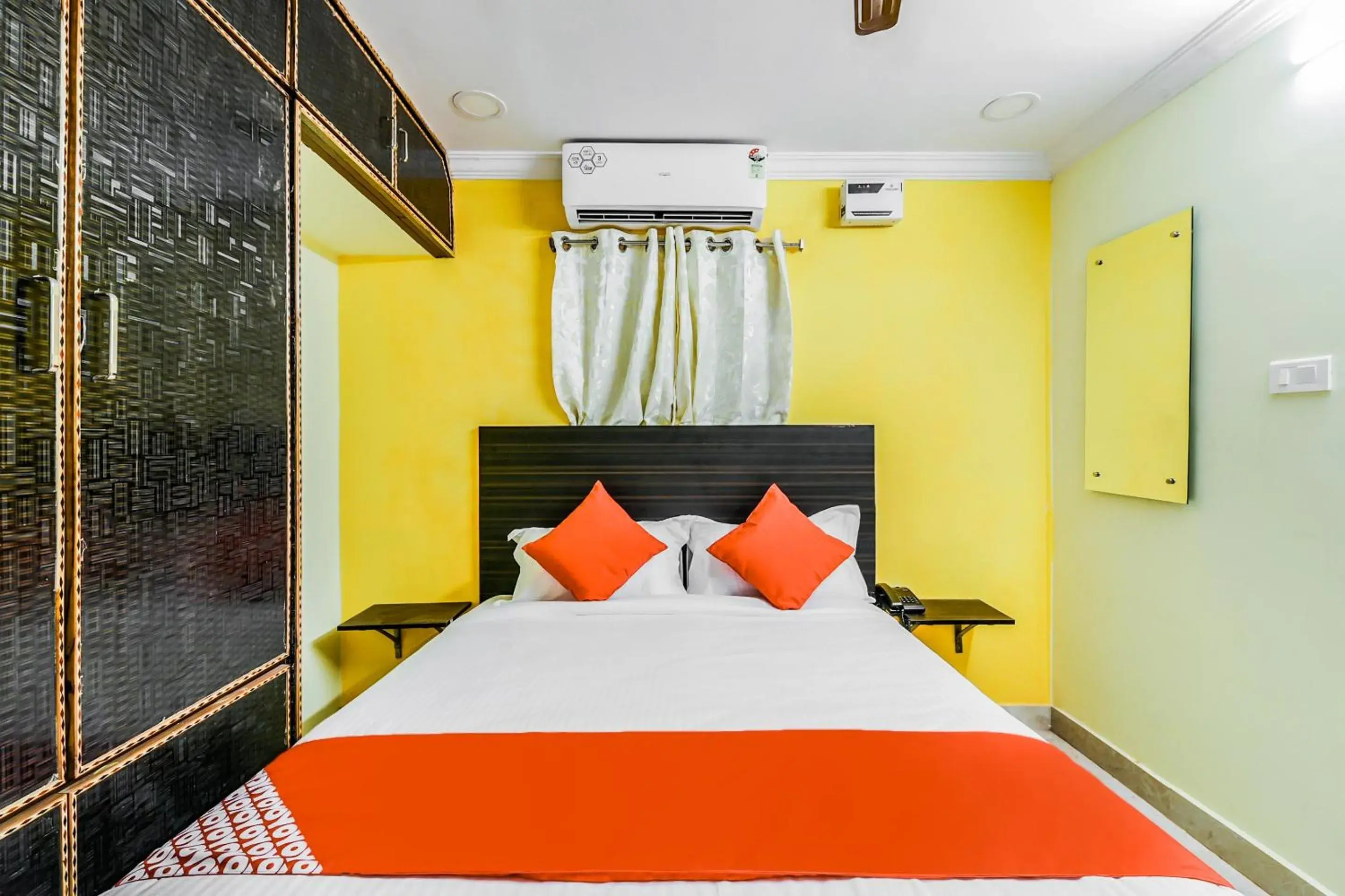 Bedroom, Bed in OYO 17140 Pramukh Heights