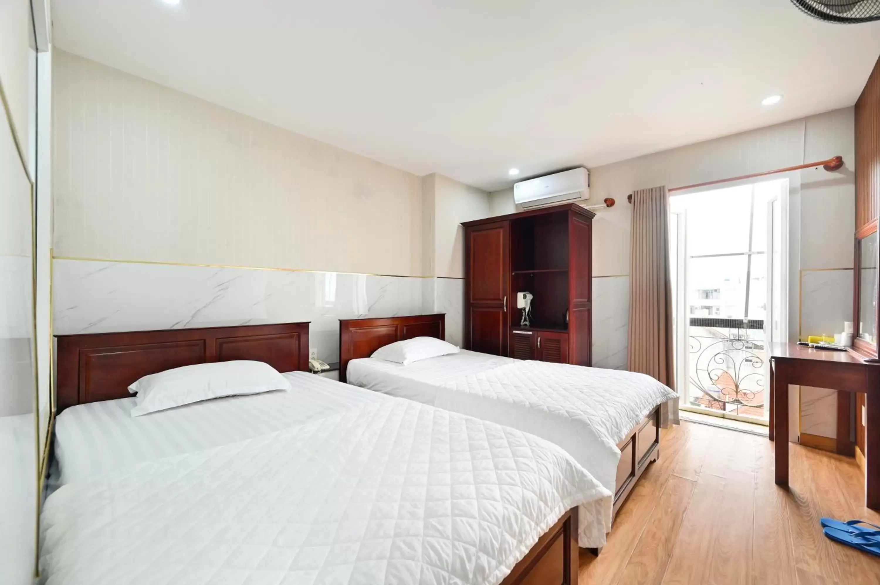 Bedroom, Bed in Gia Hoa Airport Hotel