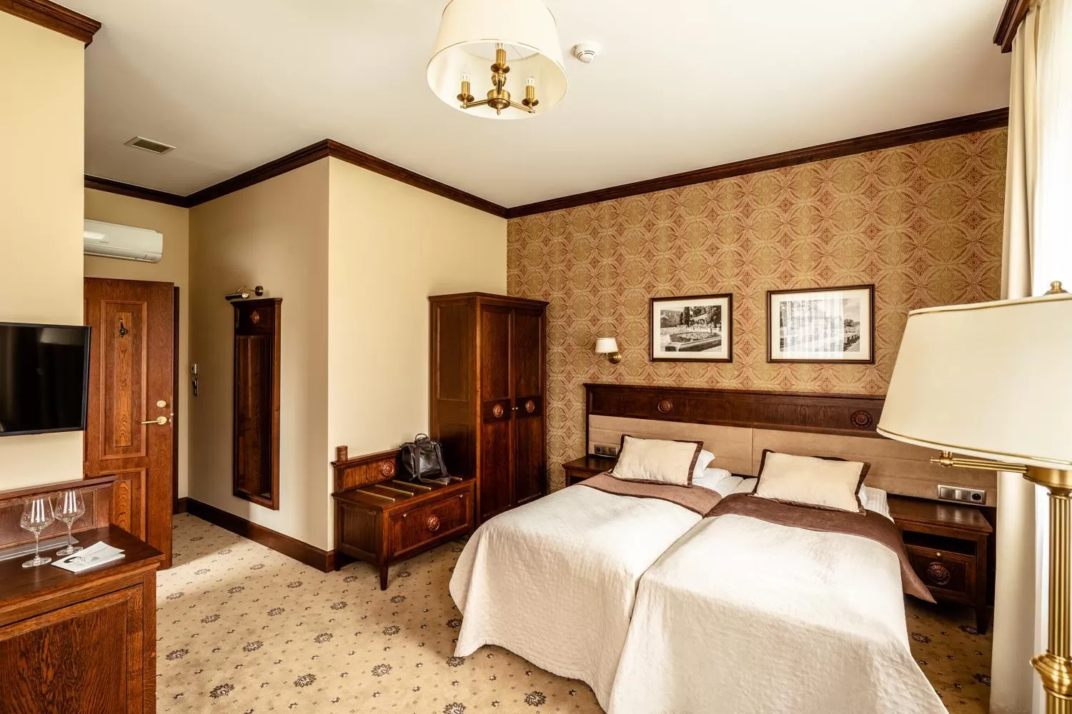 Photo of the whole room, Bed in Zamek Topacz