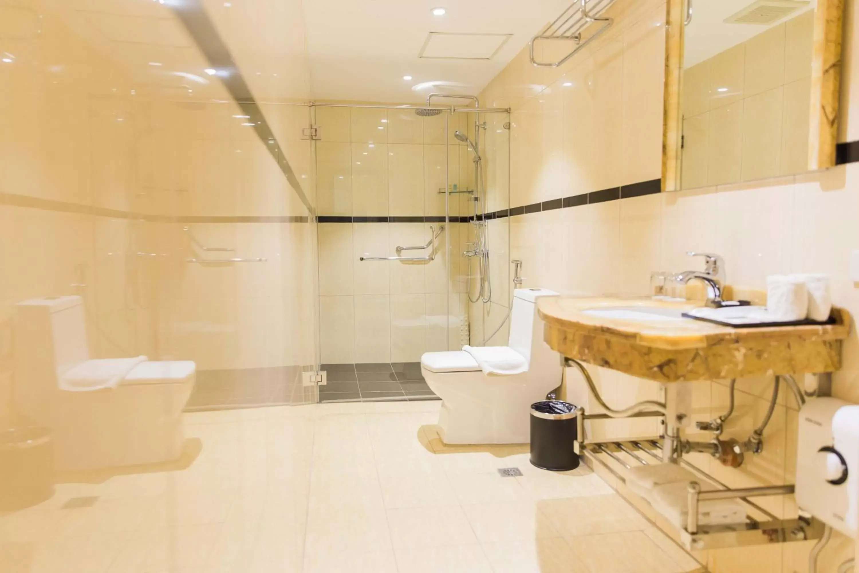 Shower, Bathroom in Swiss-Belhotel Blulane