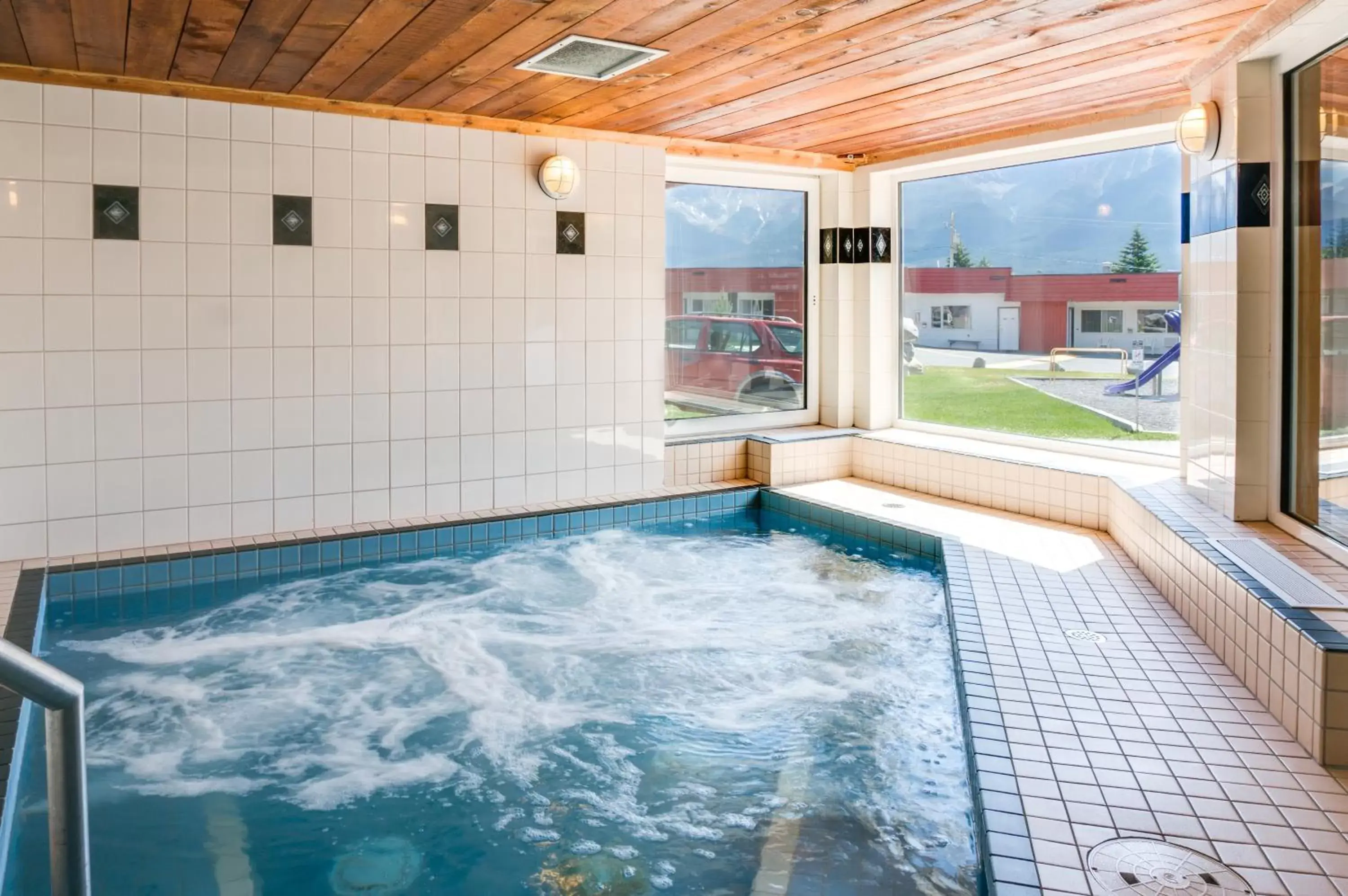 Hot Tub, Swimming Pool in Rocky Mountain Ski Lodge