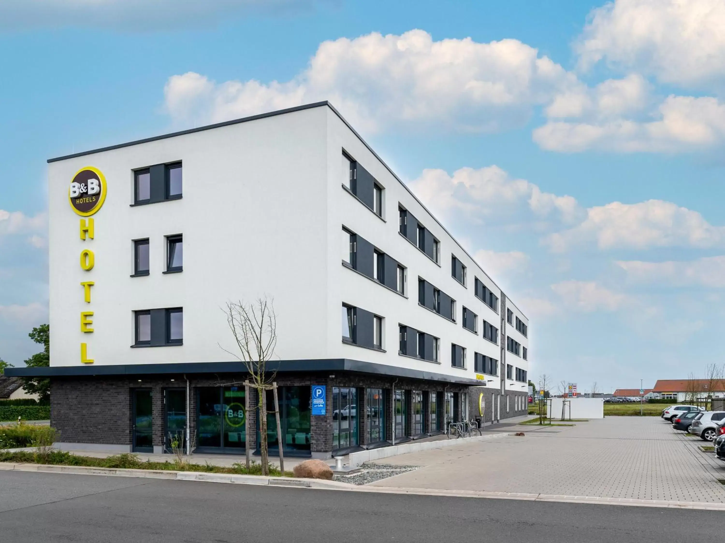 Property Building in B&B Hotel Wolfsburg-Weyhausen