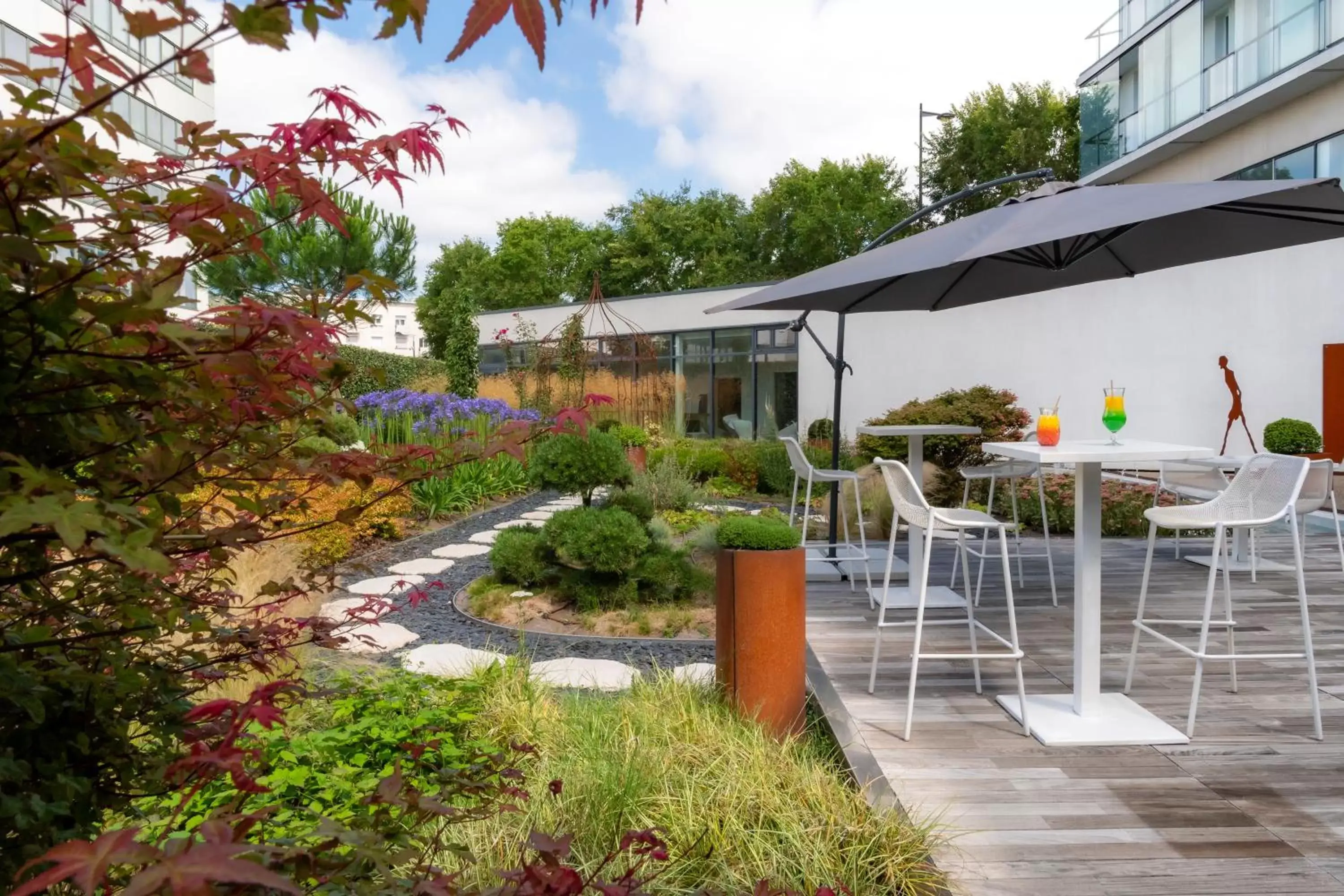 Patio in Novotel Le Havre Centre Gare