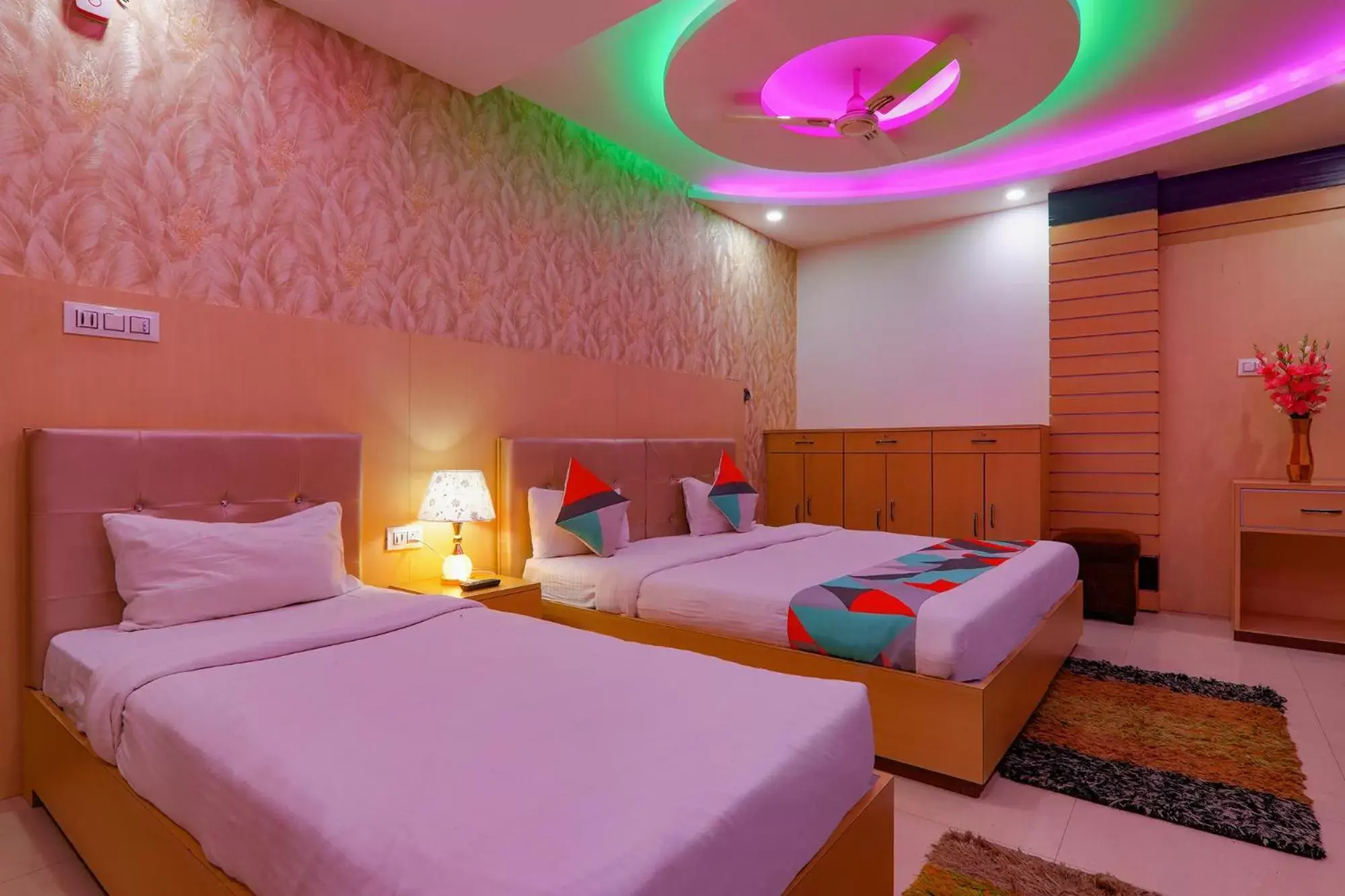 Bed in FabExpress Moti Mahal Bed in FabExpress Moti Mahal