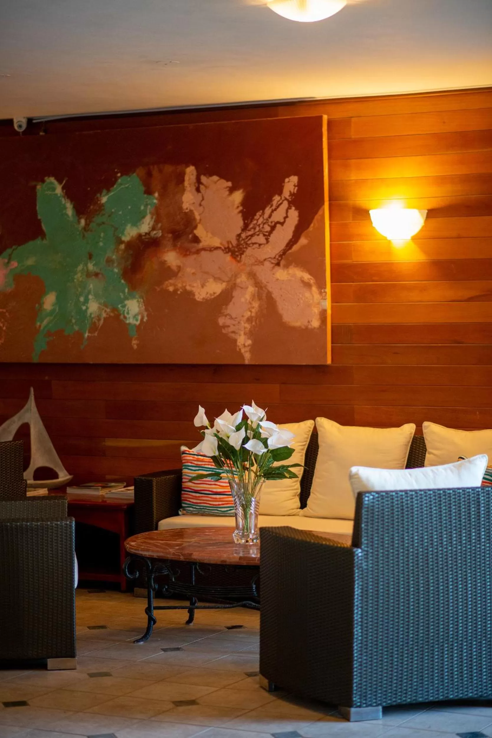 Living room in Velero Beach Resort