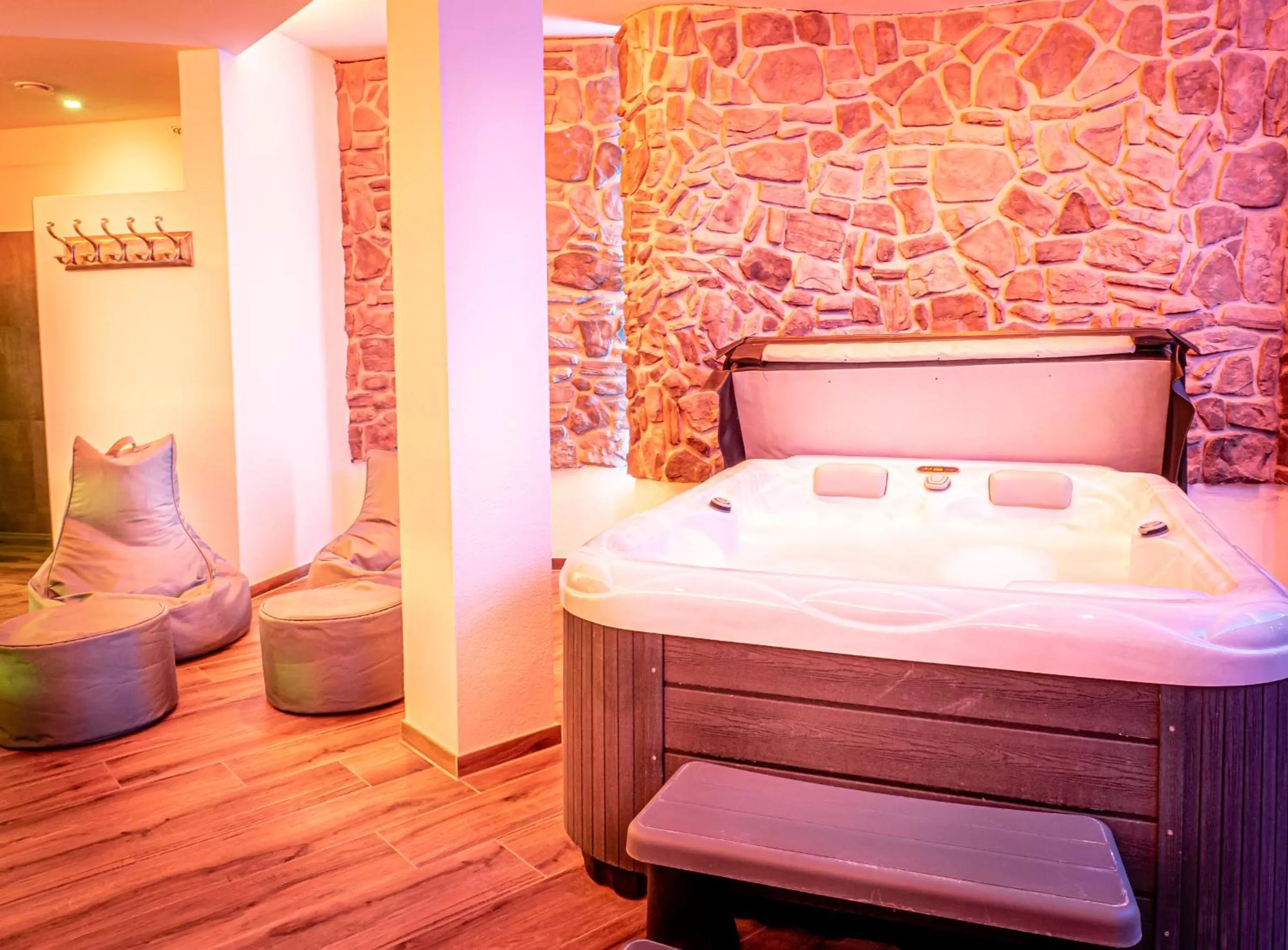 Hot Tub, Bed in Mäsers Allgäuherz