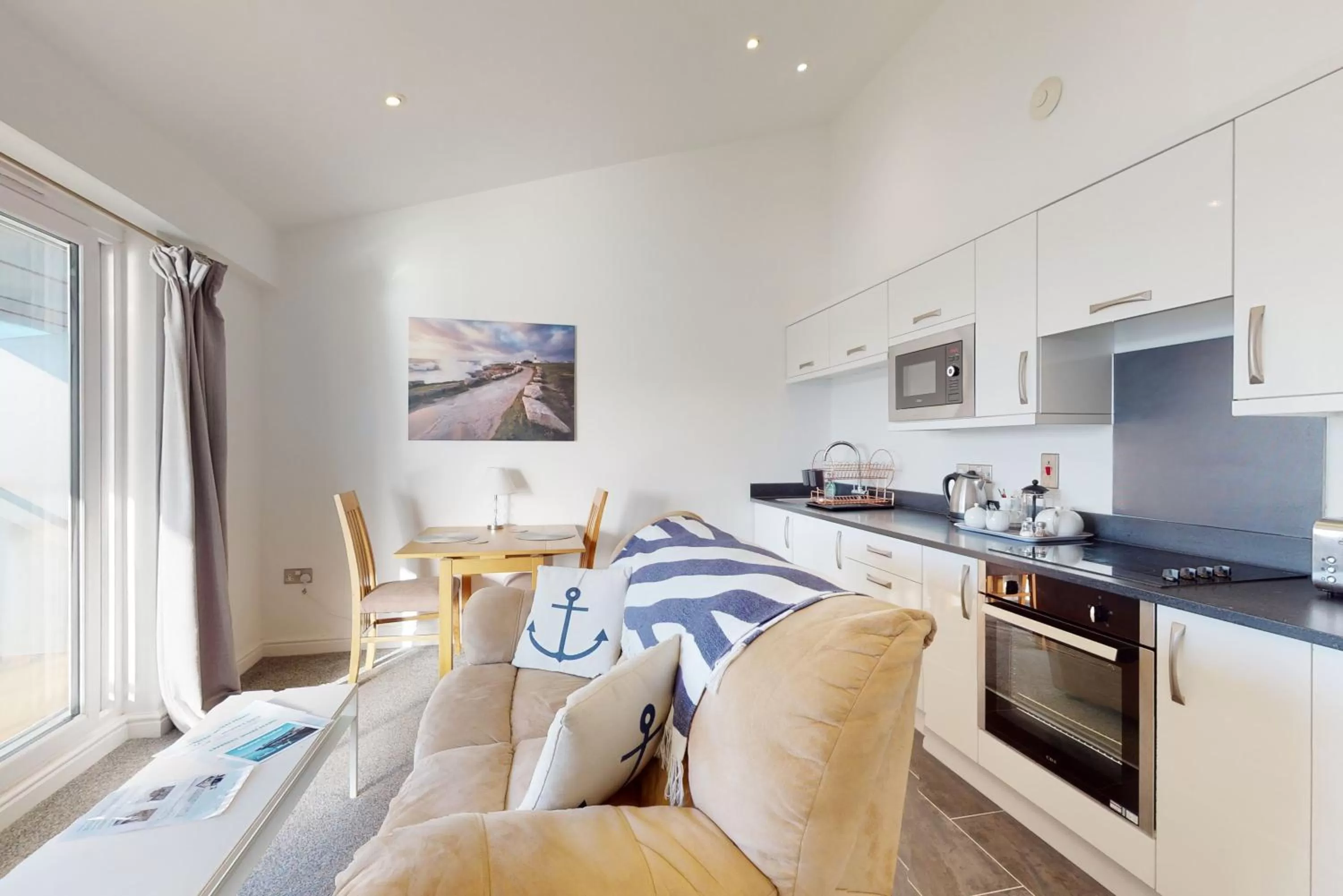 Seating area in Crabbers' Wharf