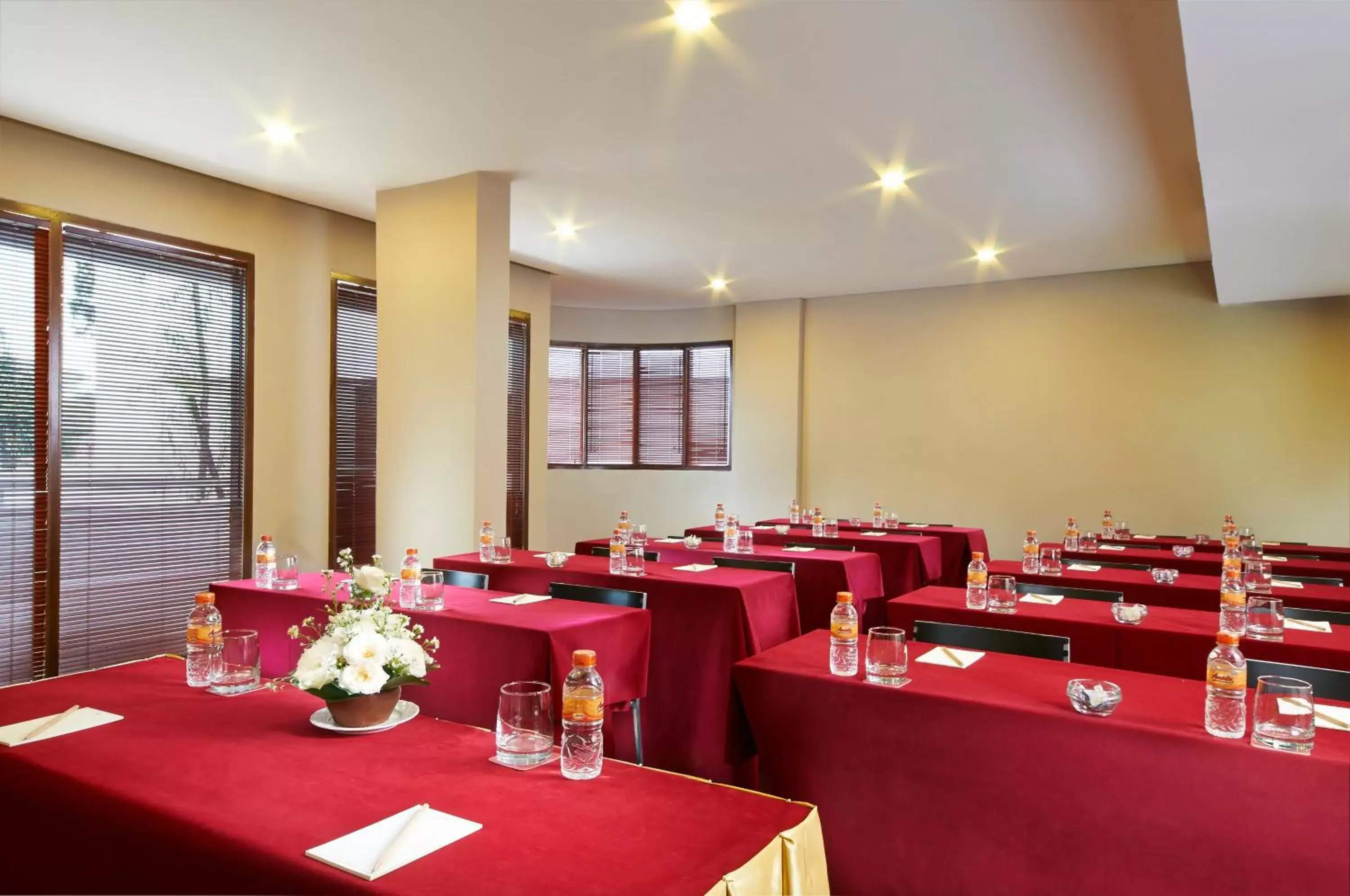 Banquet/Function facilities, Restaurant/Places to Eat in House Sangkuriang