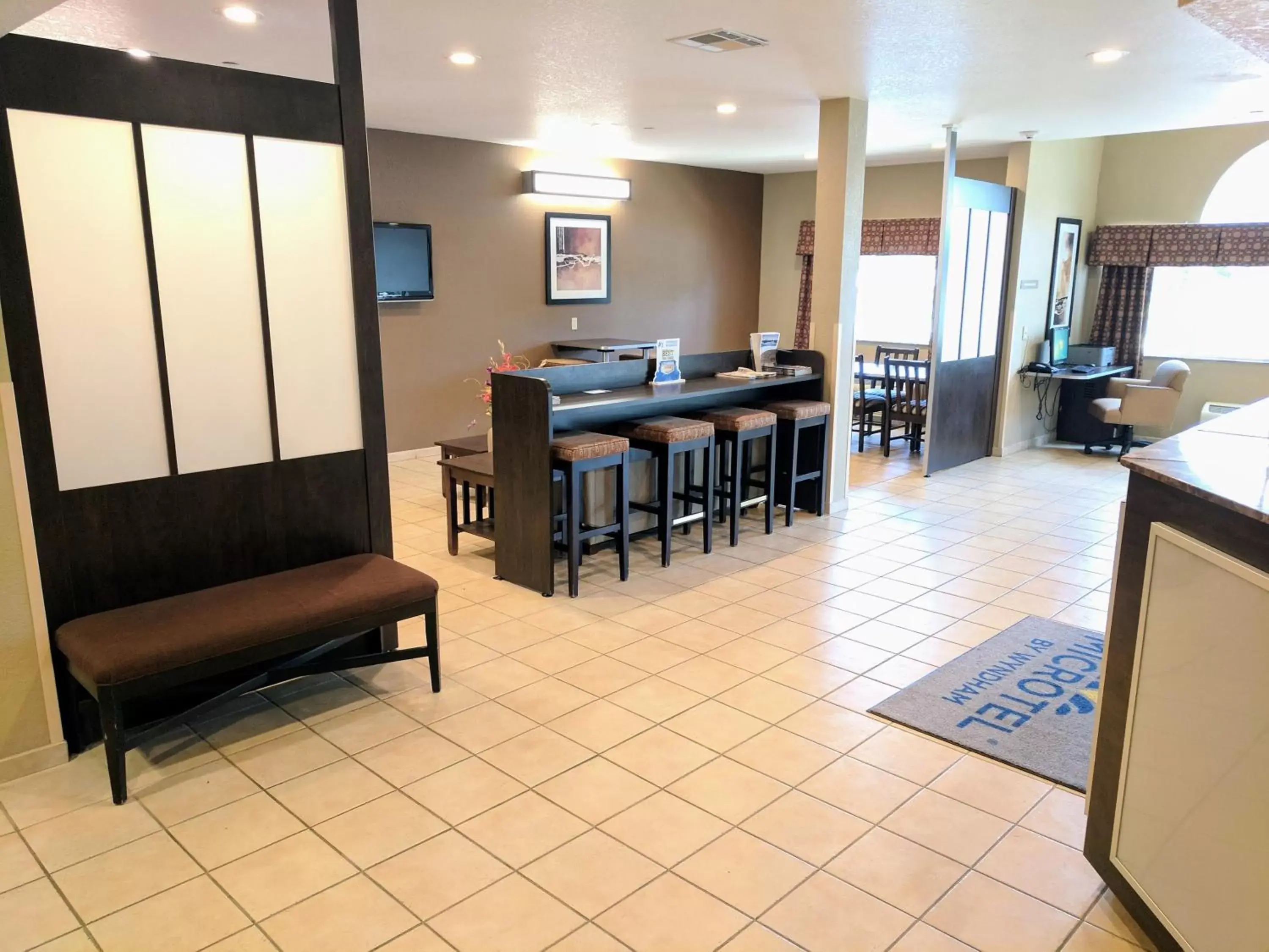 Lobby or reception in Microtel Inn and Suites Montgomery