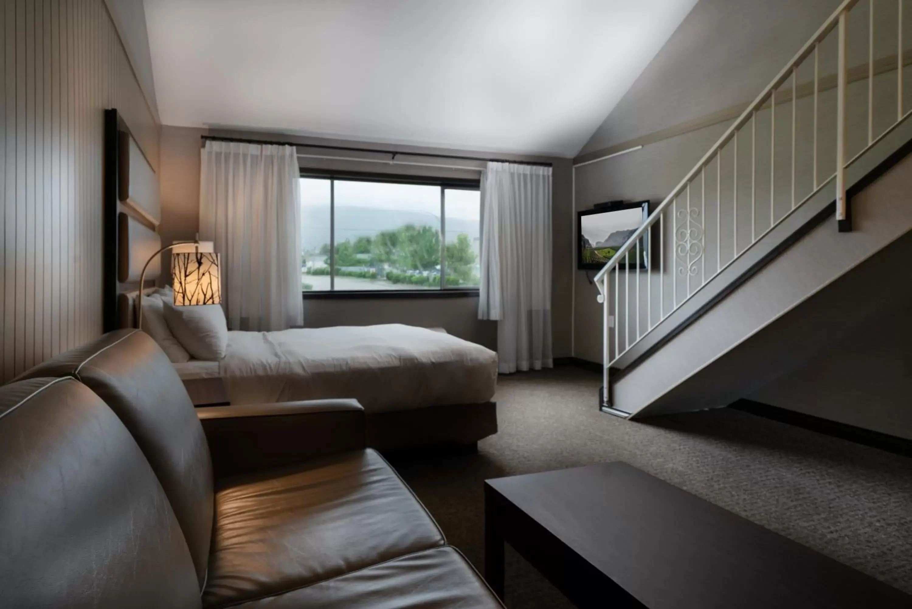 Bed in Prestige Vernon Hotel Bed in Prestige Vernon Hotel