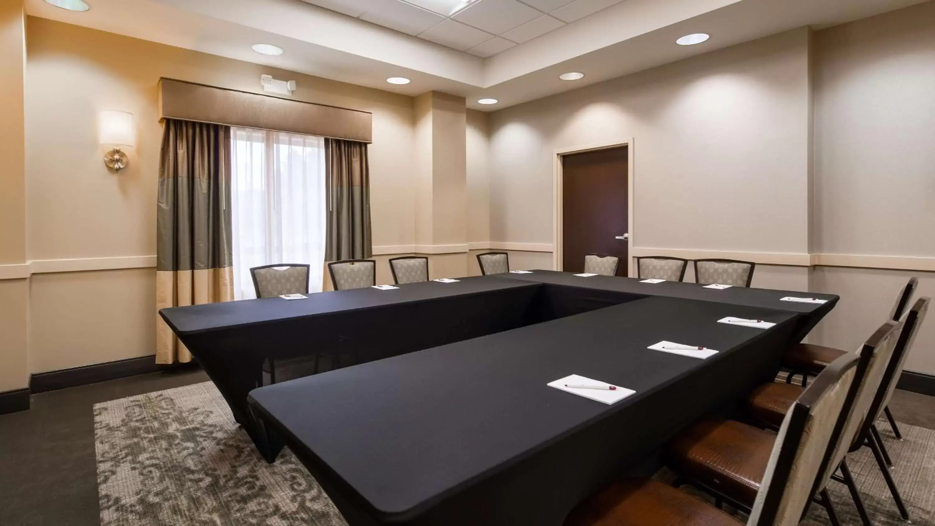 Meeting/conference room in Best Western Plus Thornburg Inn & Suites