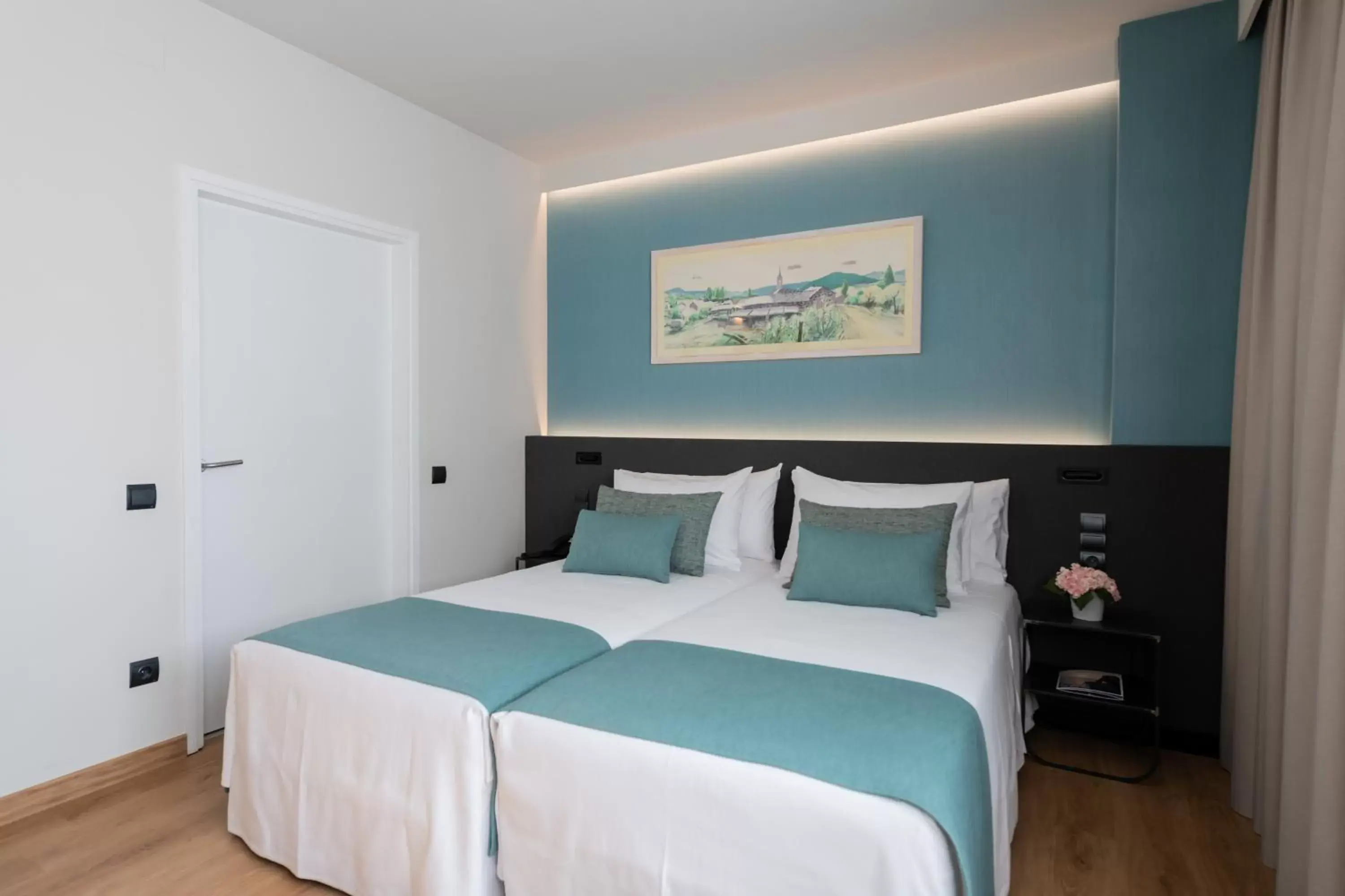 Bedroom, Bed in Aparthotel Atenea Barcelona