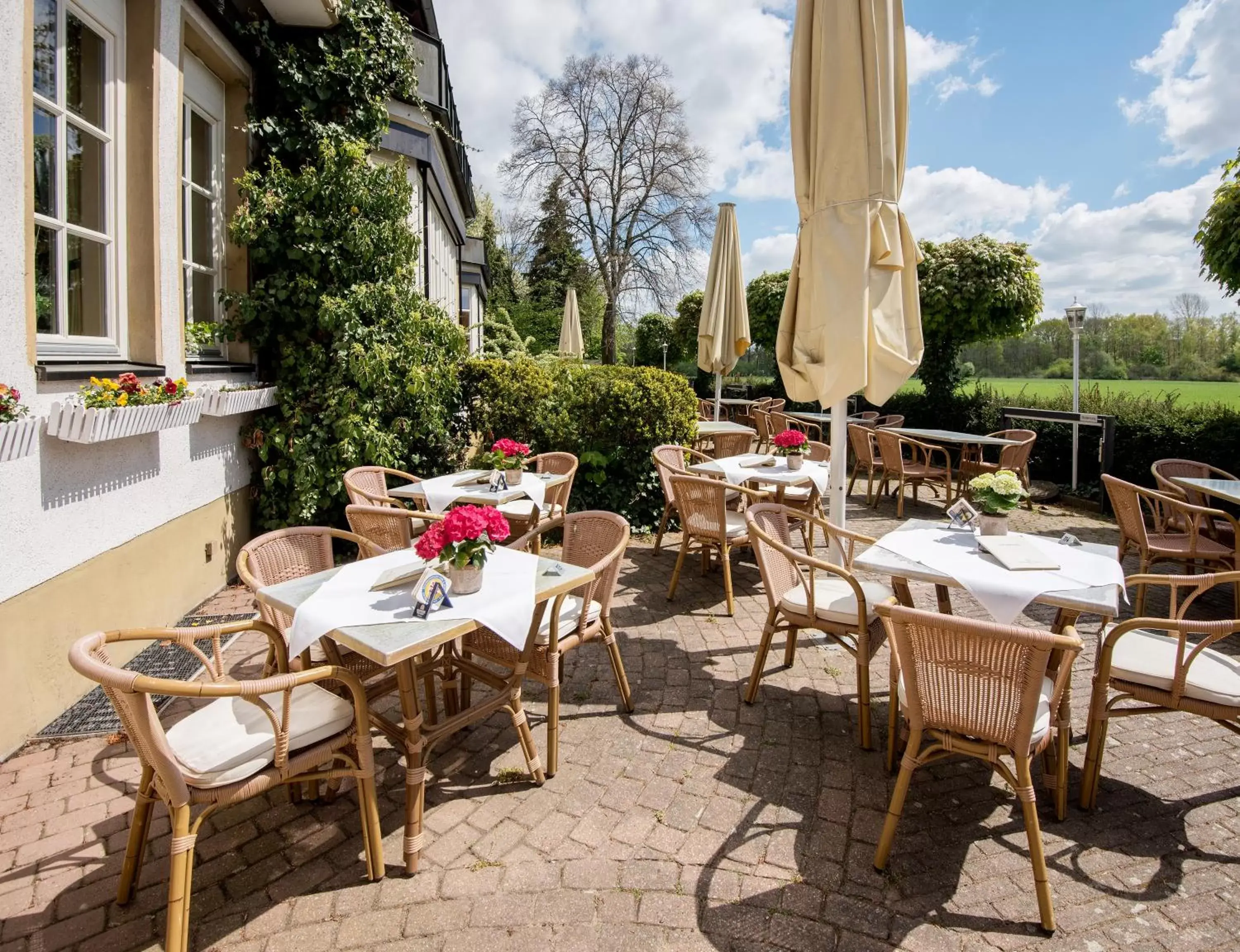 Balcony/Terrace, Restaurant/Places to Eat in Das Seela Braunschweig