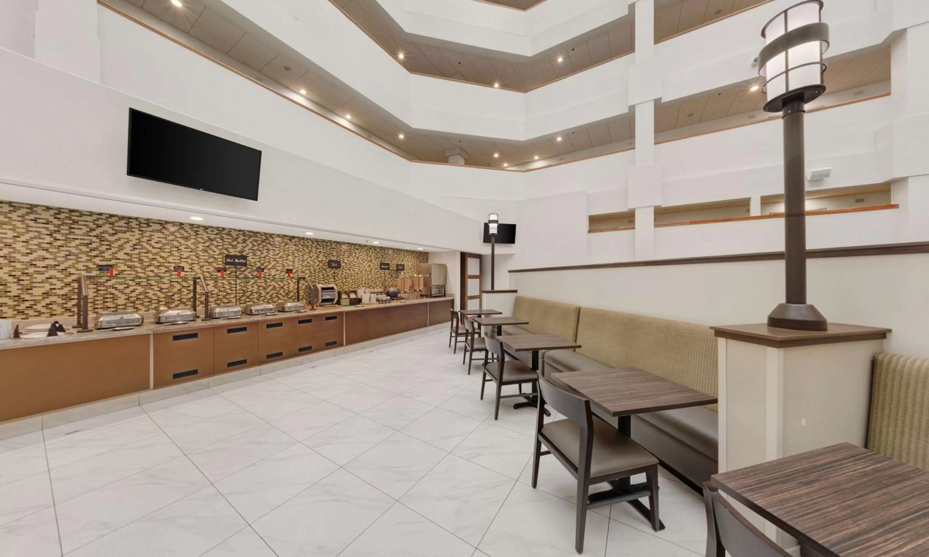 Breakfast in Embassy Suites by Hilton Milwaukee Brookfield