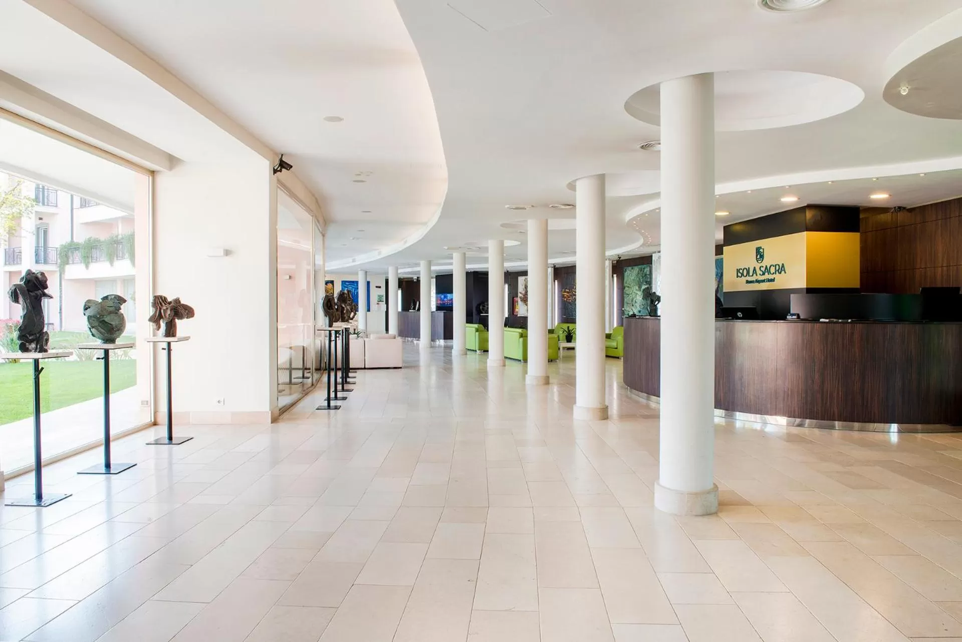Lobby or reception in Hotel Isola Sacra Rome Airport