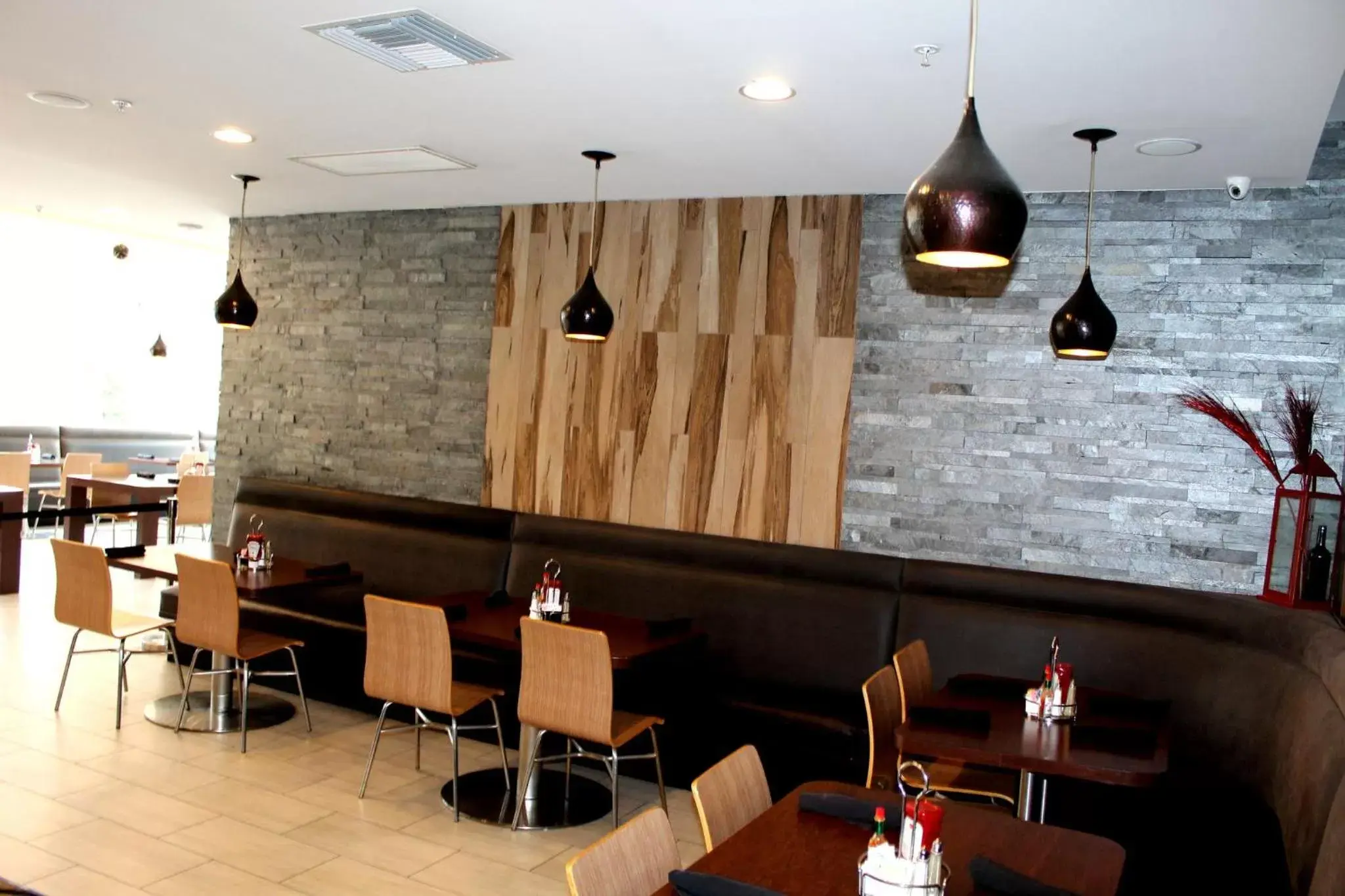 Restaurant/places to eat in Holiday Inn West Covina by IHG Restaurant/places to eat in Holiday Inn West Covina by IHG