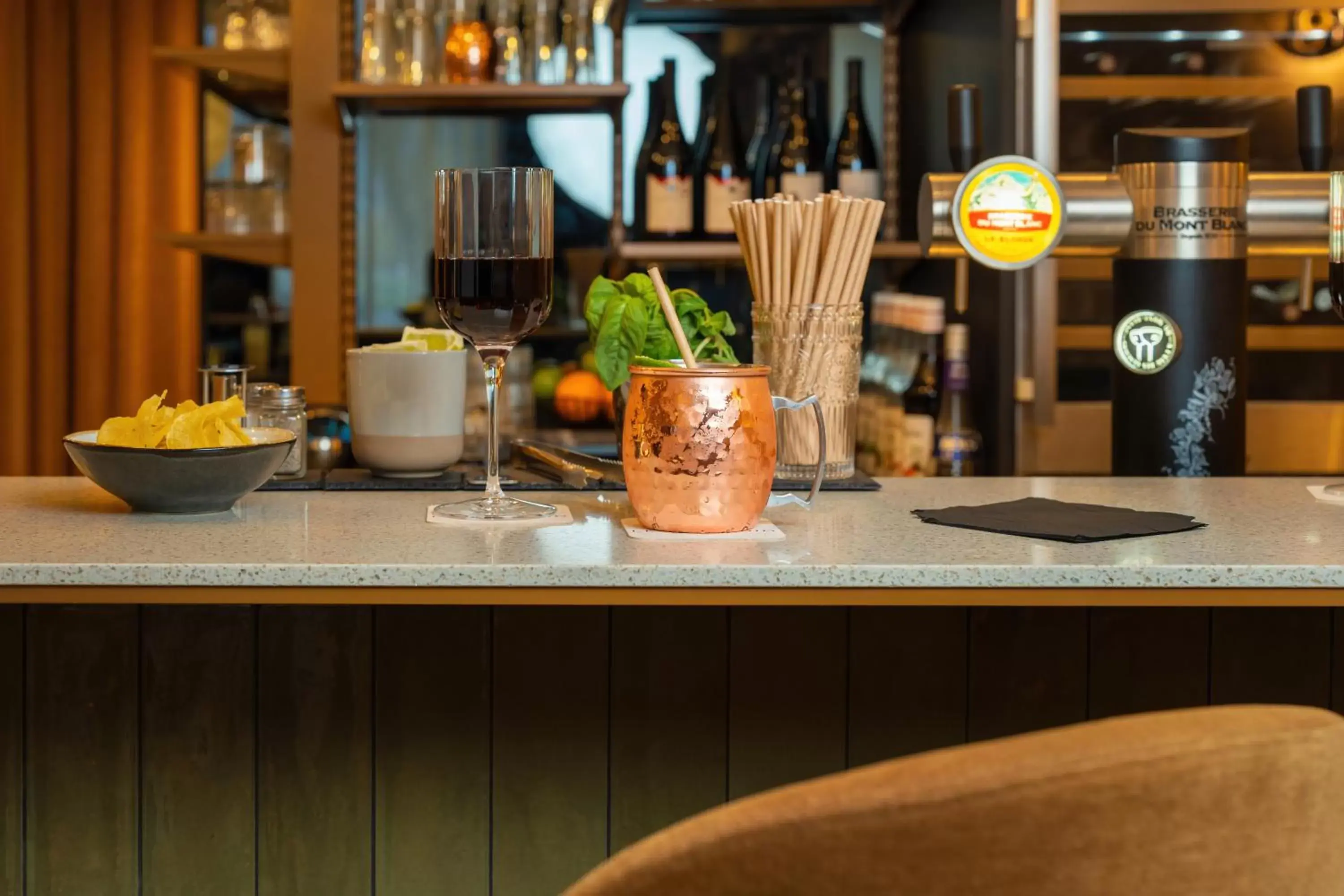 Lounge or bar in Le Splendid Hotel Lac D'Annecy - Handwritten Collection