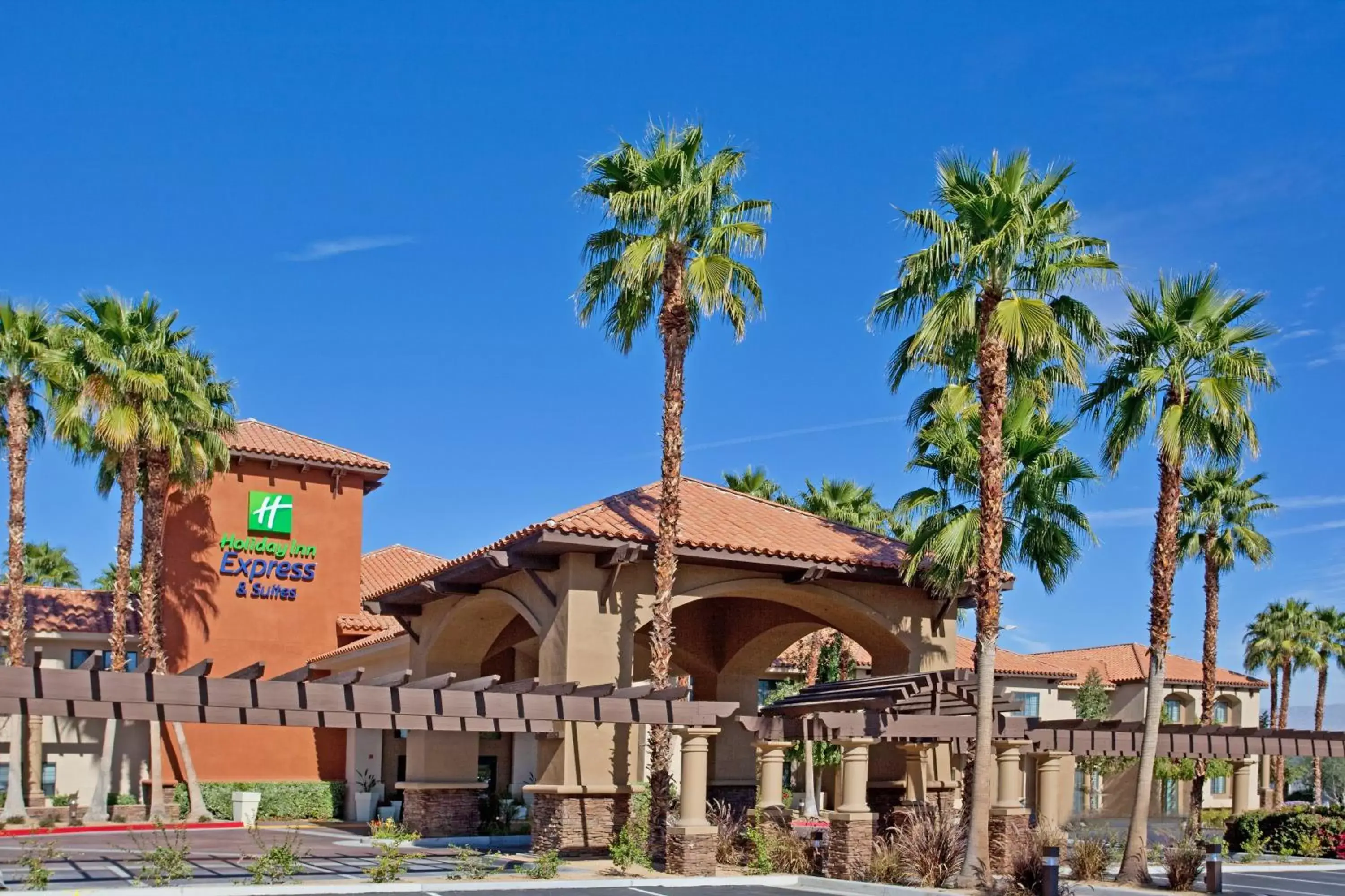 Property Building in Holiday Inn Express & Suites Rancho Mirage - Palm Spgs Area, an IHG Hotel