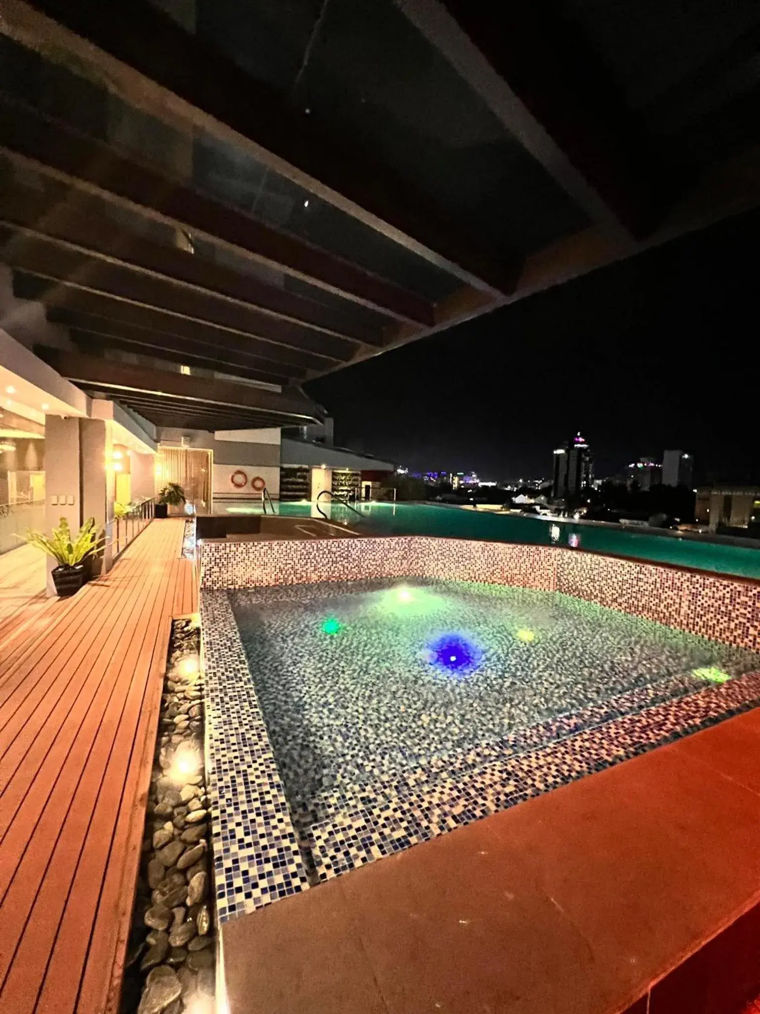 Night, Swimming Pool in Best Western Plus Metro Clark