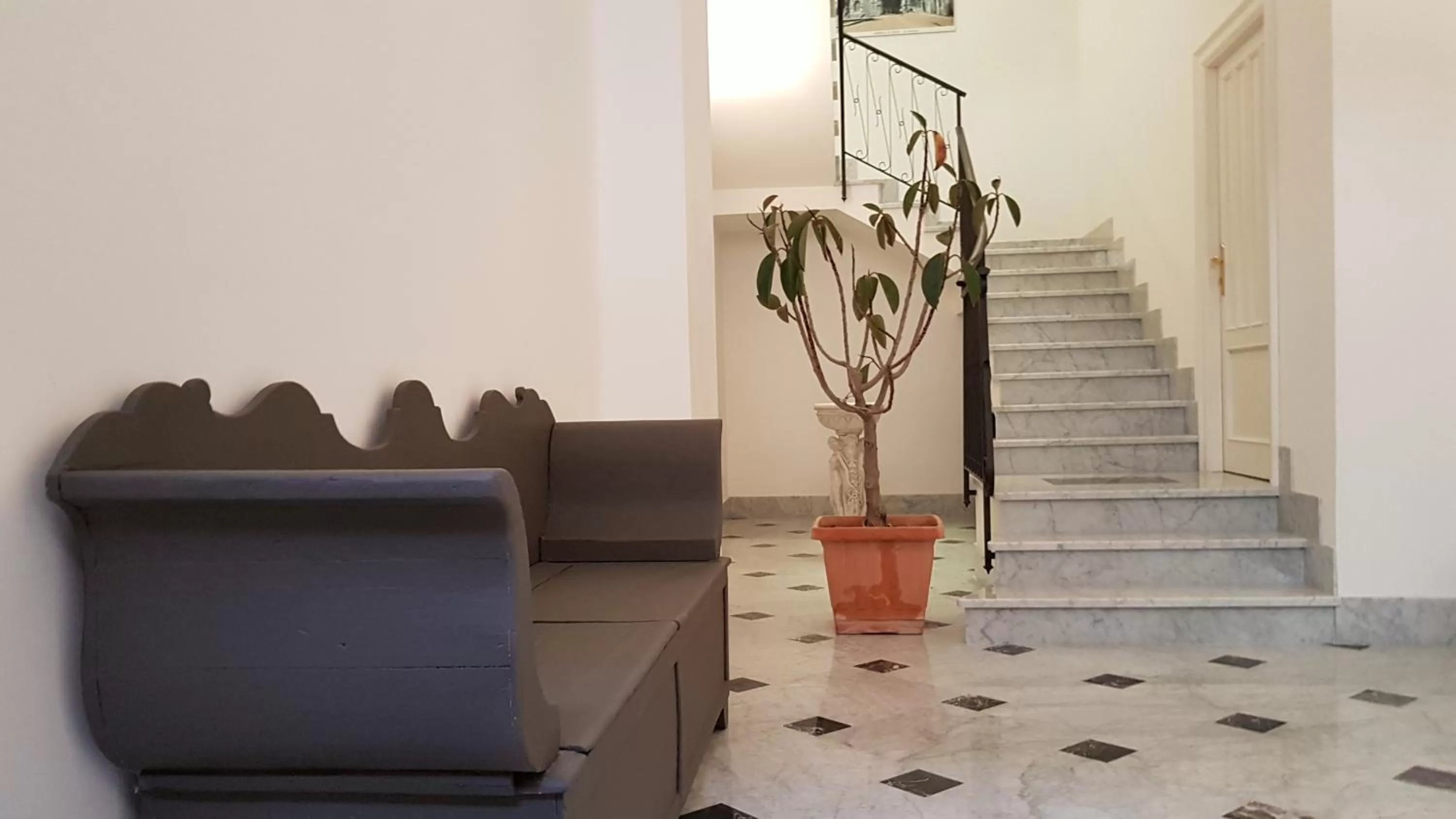 Seating Area in Il Cortile del Marchese Beccadelli