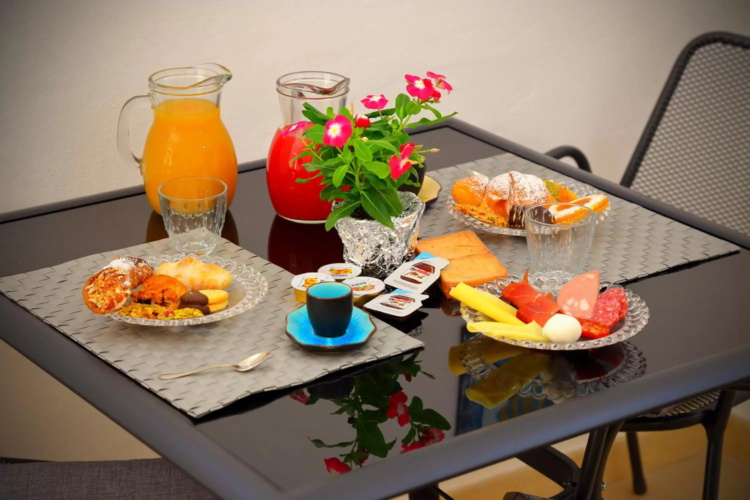 Breakfast in B&B Il Melograno Antico con Terrazza e Giardino