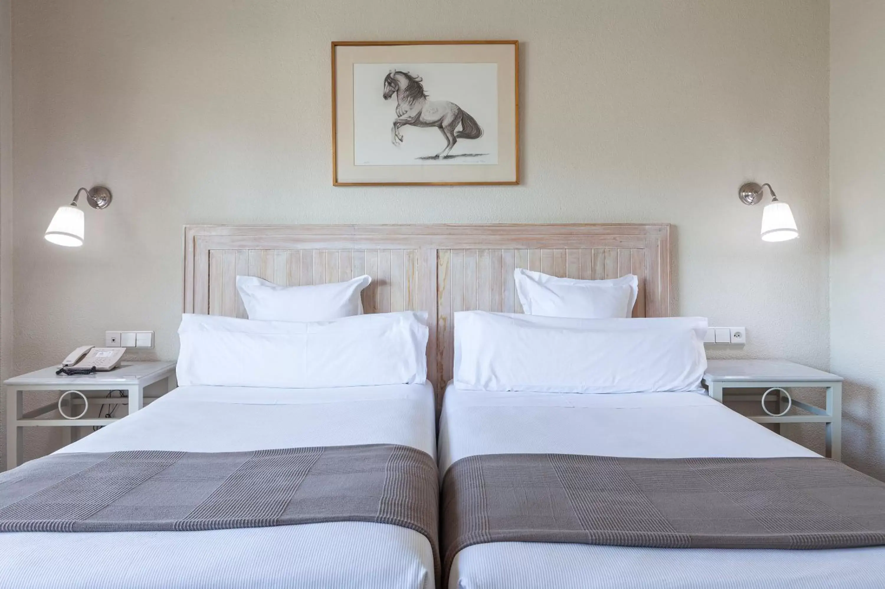 Bed in Hotel Jerez & Spa