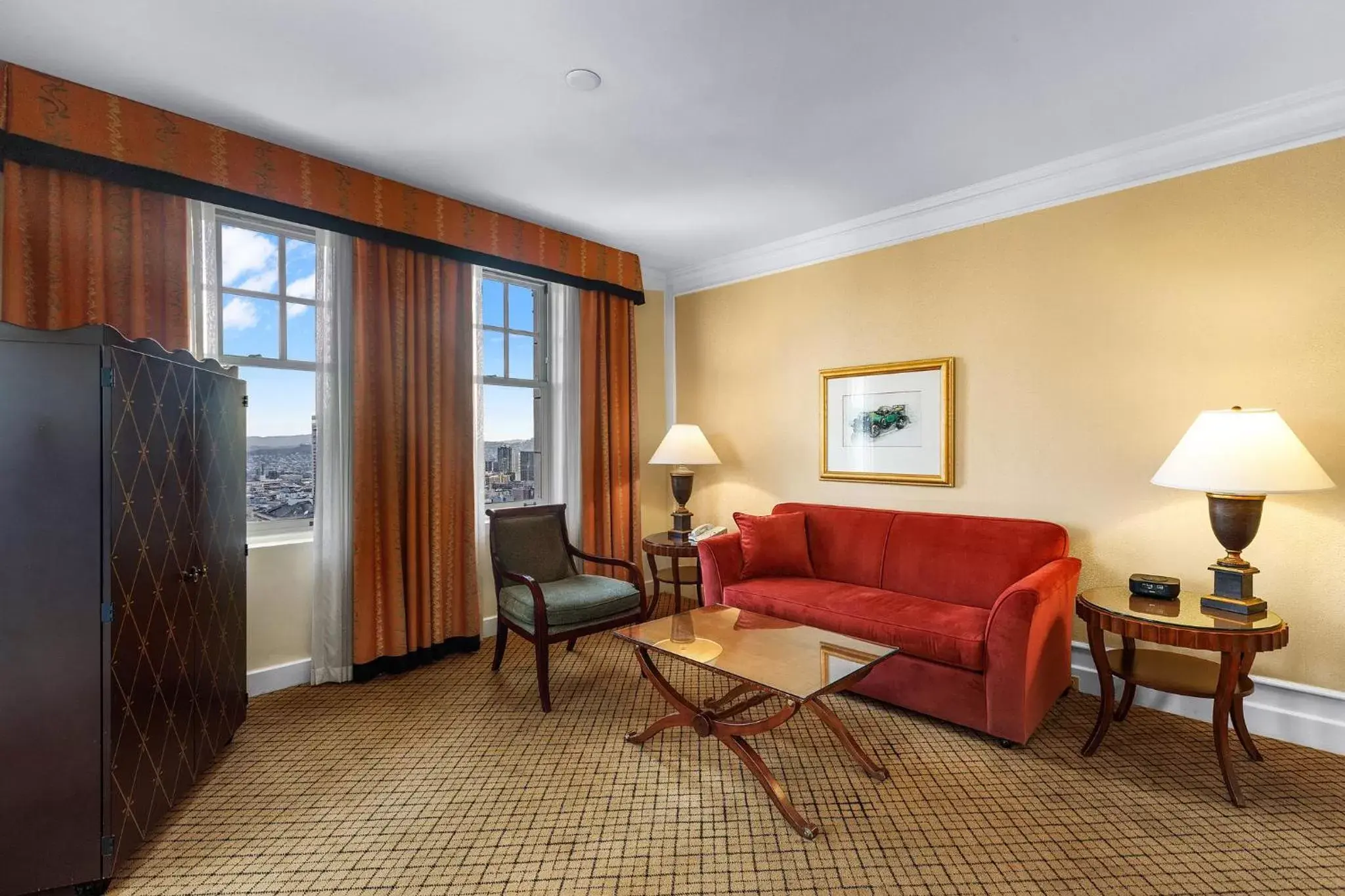 Photo of the whole room, Seating Area in InterContinental Mark Hopkins San Francisco, an IHG Hotel