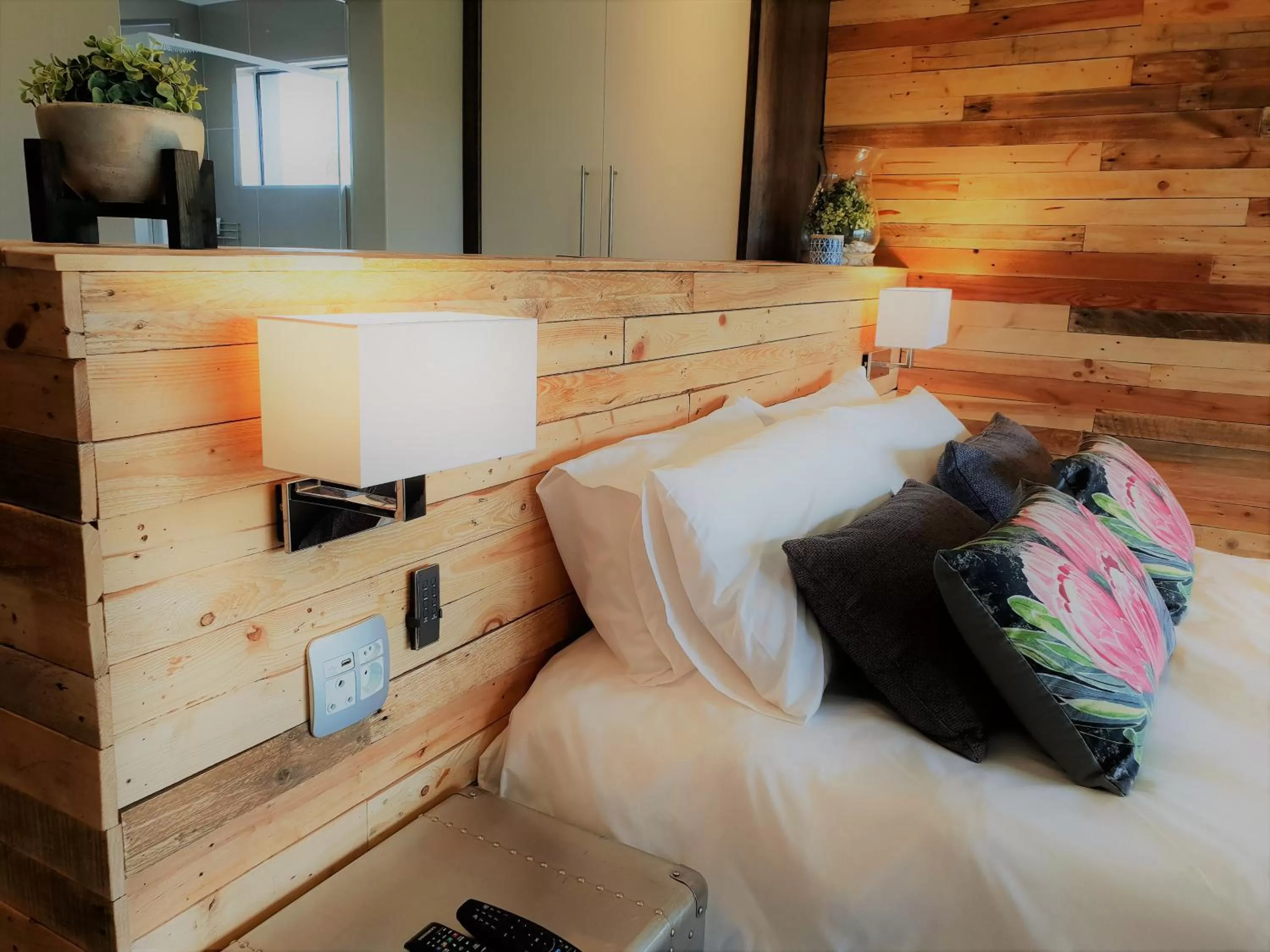 Photo of the whole room, Bed in Riverview Guesthouse East London