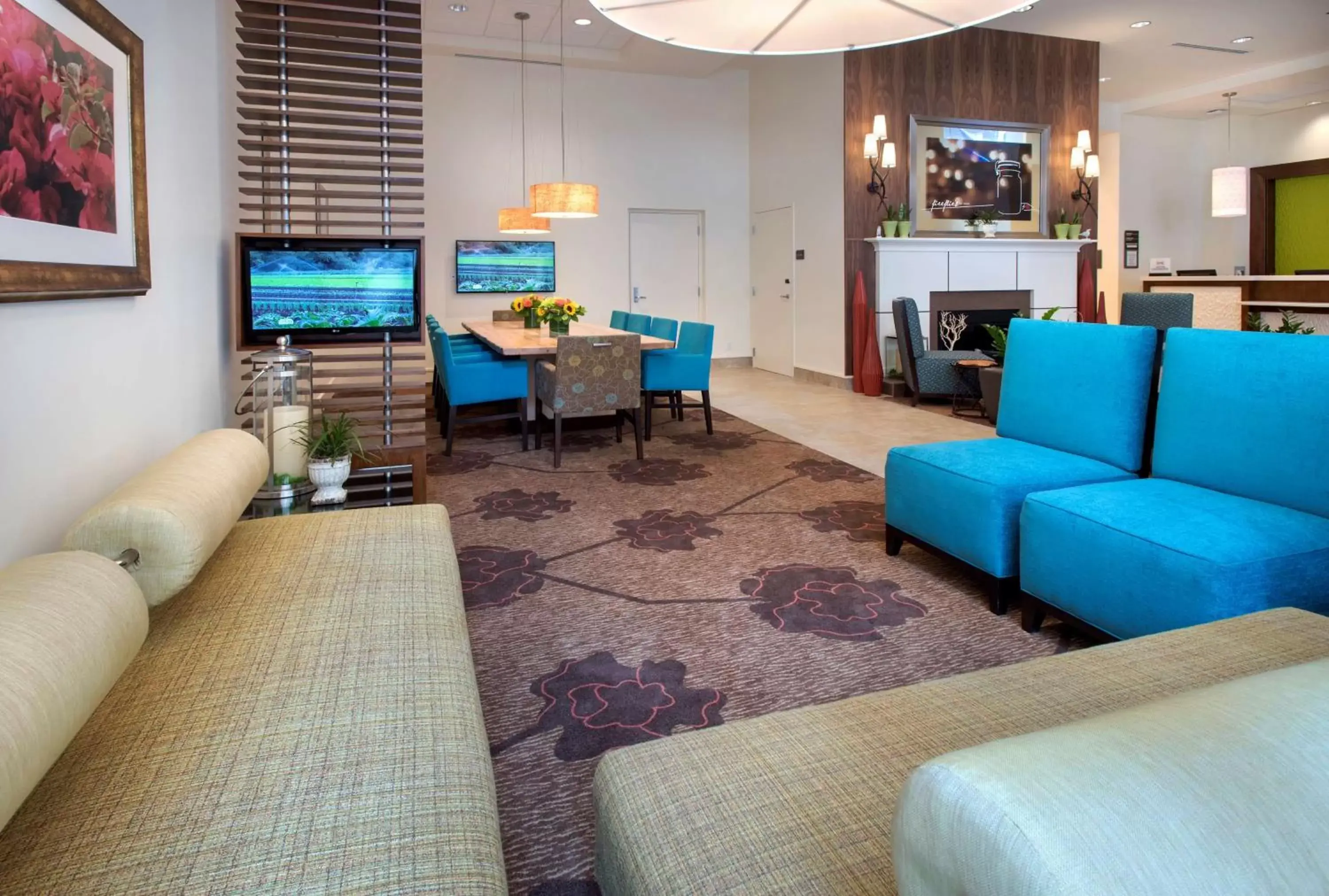 Lobby or reception, Seating Area in Hilton Garden Inn Chicago Downtown Riverwalk