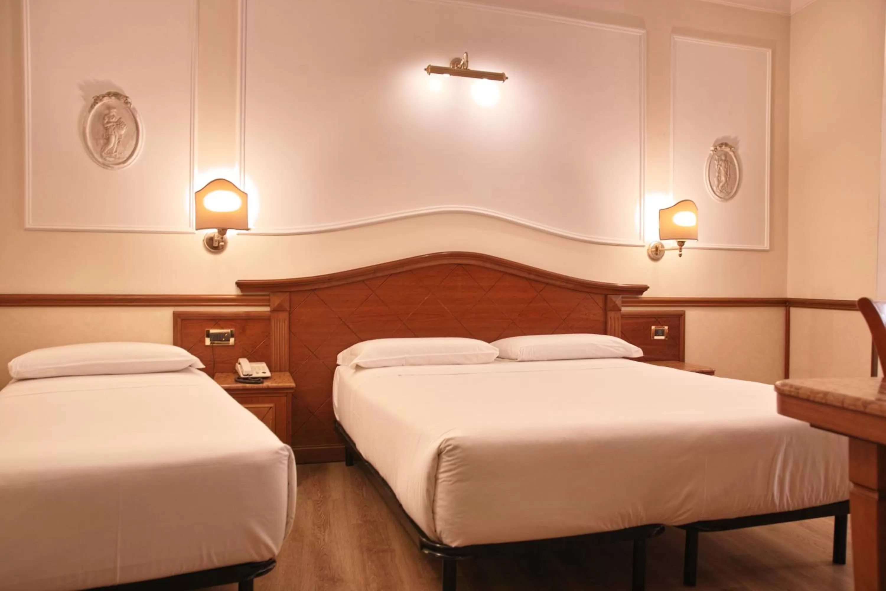 Bedroom, Bed in Hotel Hiberia