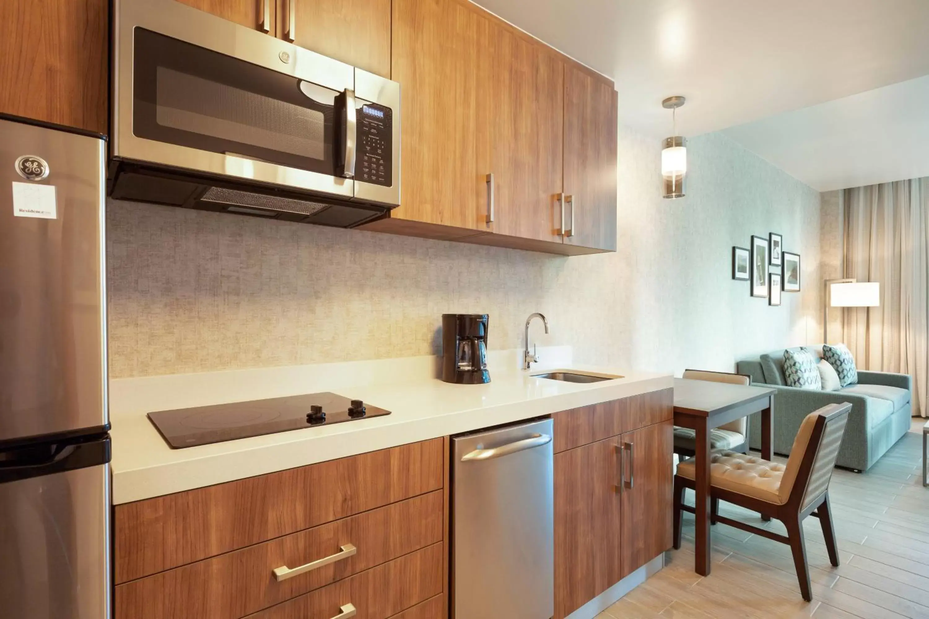 Photo of the whole room, Kitchen/Kitchenette in Residence Inn by Marriott Panama City