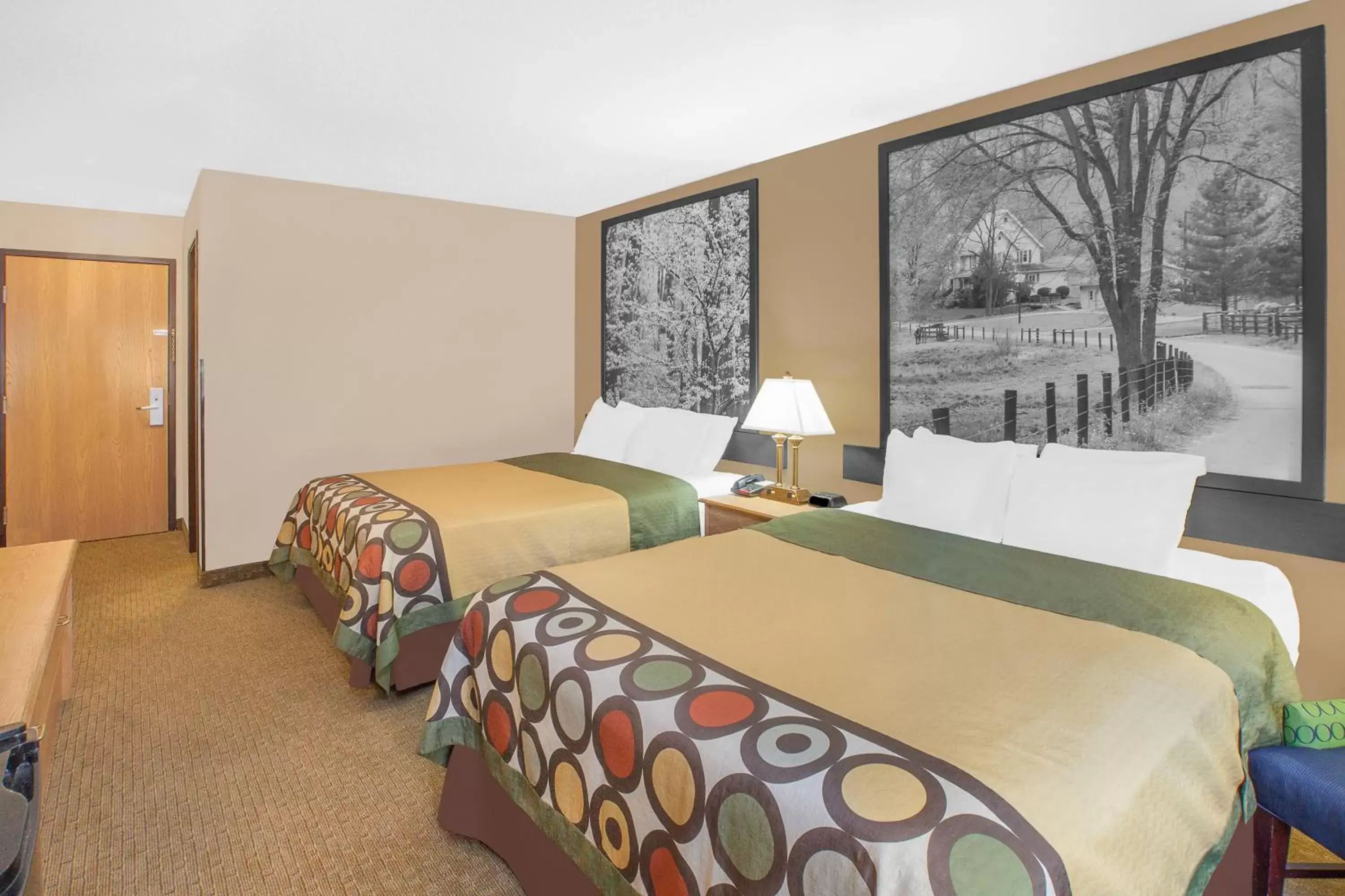 Bedroom, Bed in Super 8 by Wyndham Seville